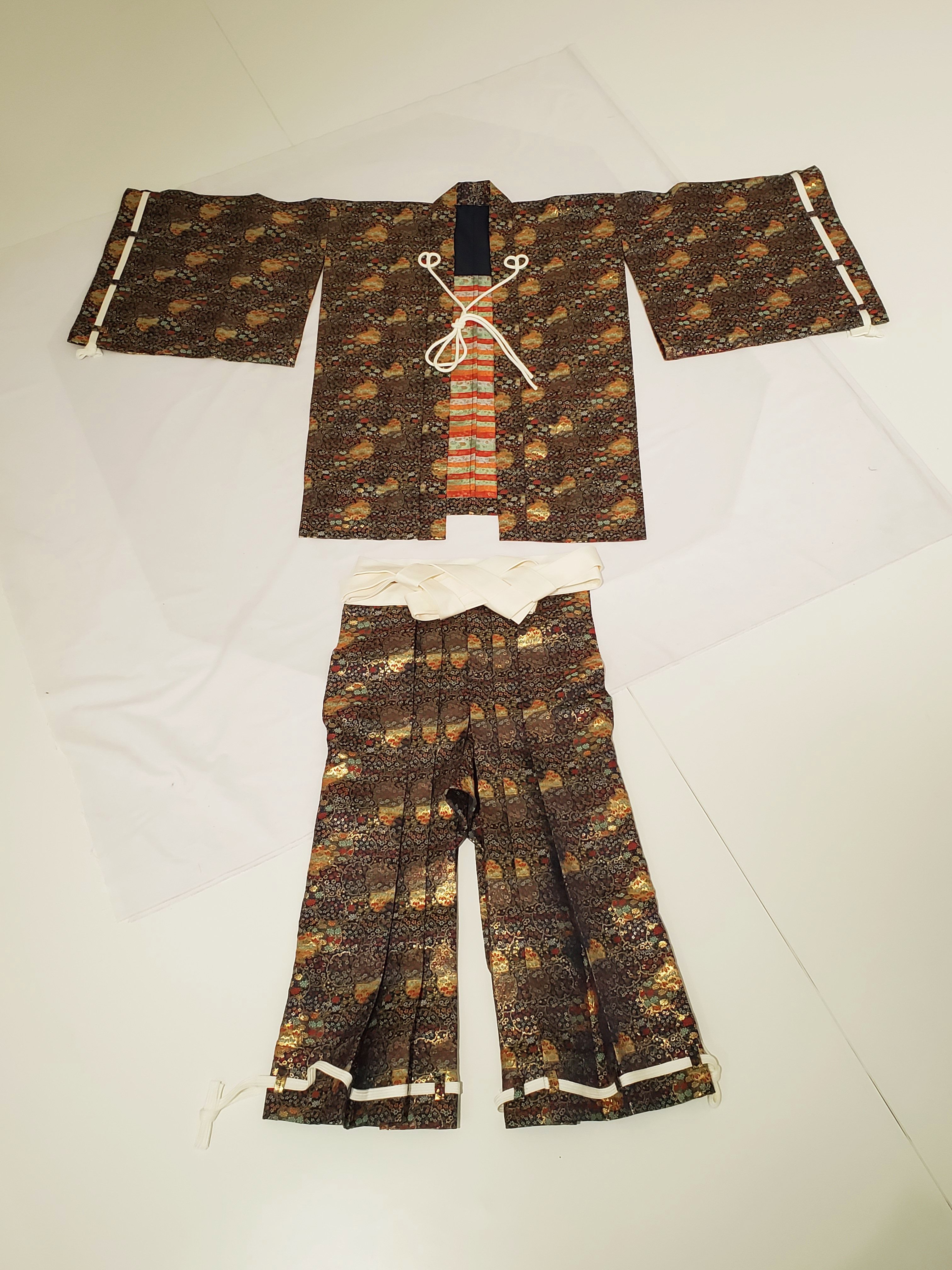 【B-031】鎧直垂・金襴 (紺系)