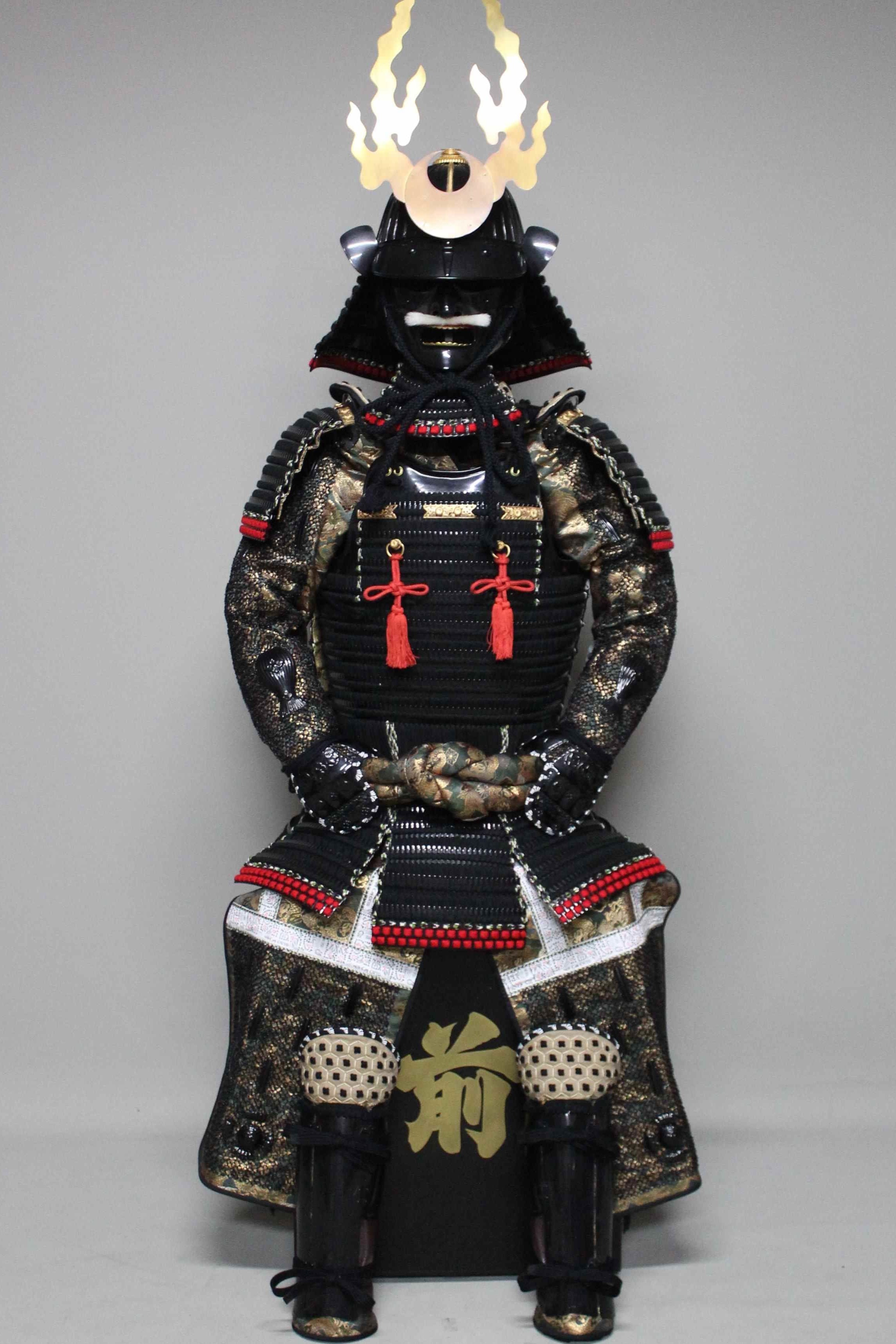 【O-016】黒糸威当世小札二枚胴具足