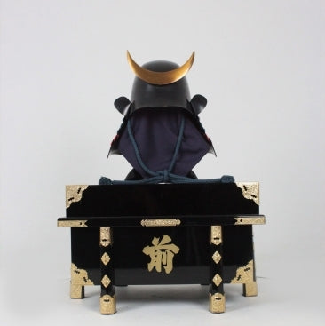 【O-054-K】紺赤糸威黒桶側二枚胴具足(兜のみ)