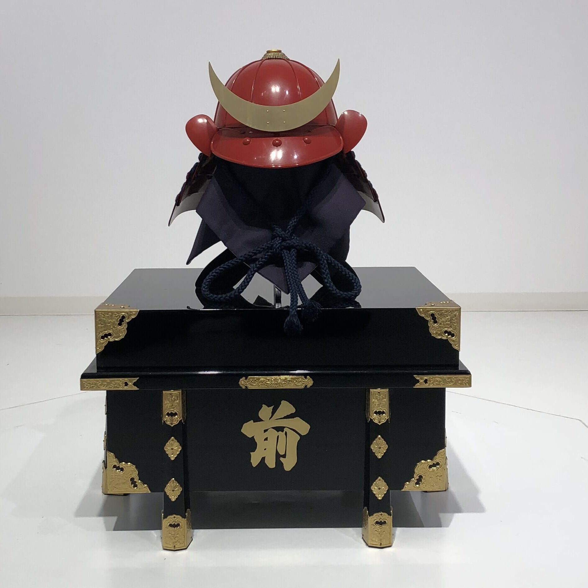 【O-062-K】濃紺糸威赤桶側二枚胴具足(時代塗)(兜のみ)