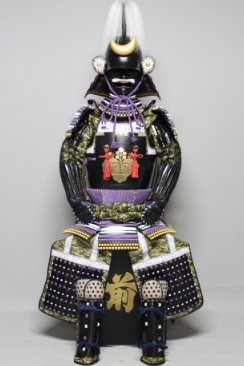 【O-039】藤白糸威毛立二枚胴具足