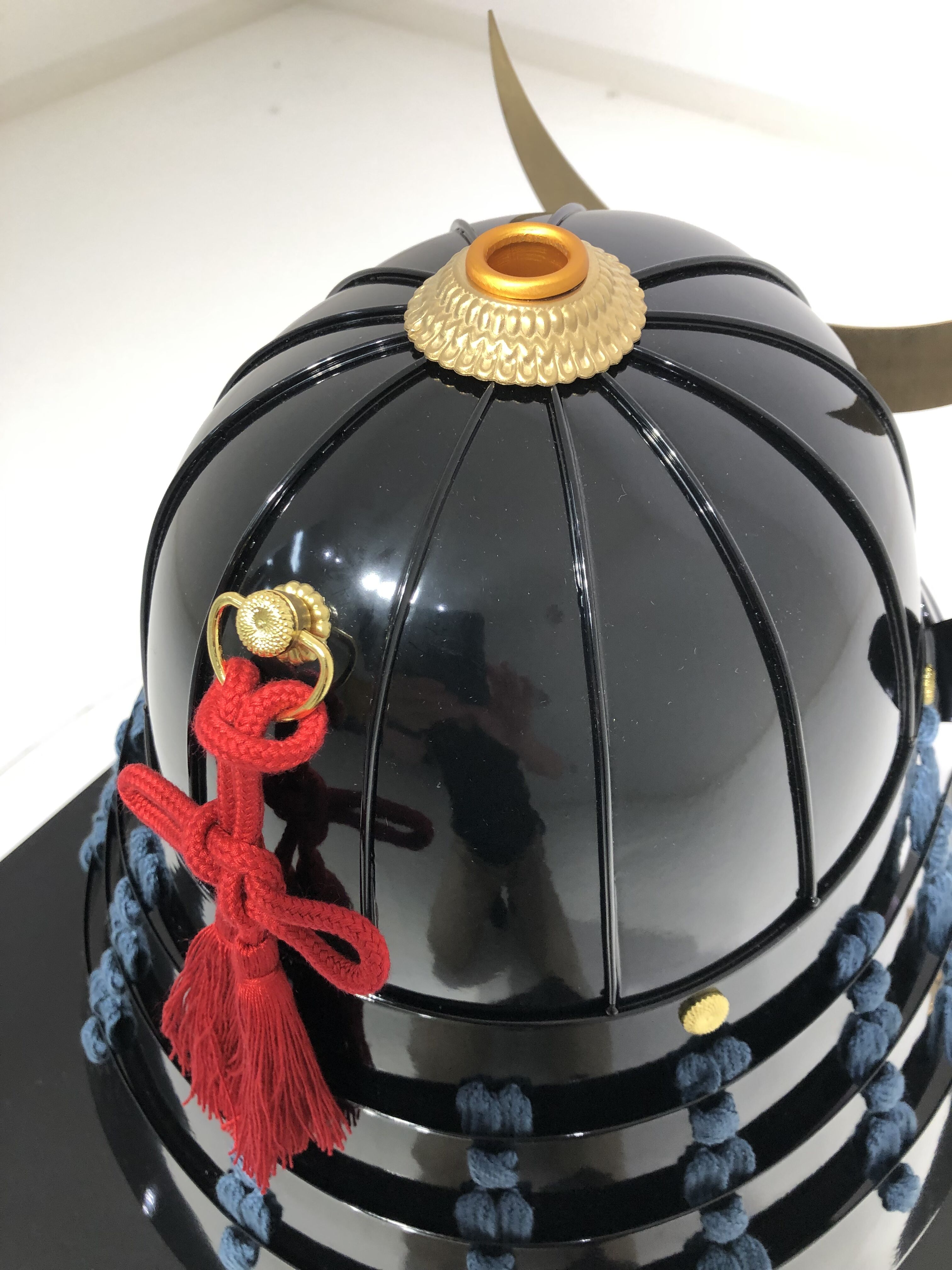 【O-063-K】 紺糸威黒桶側二枚胴具足(兜のみ)