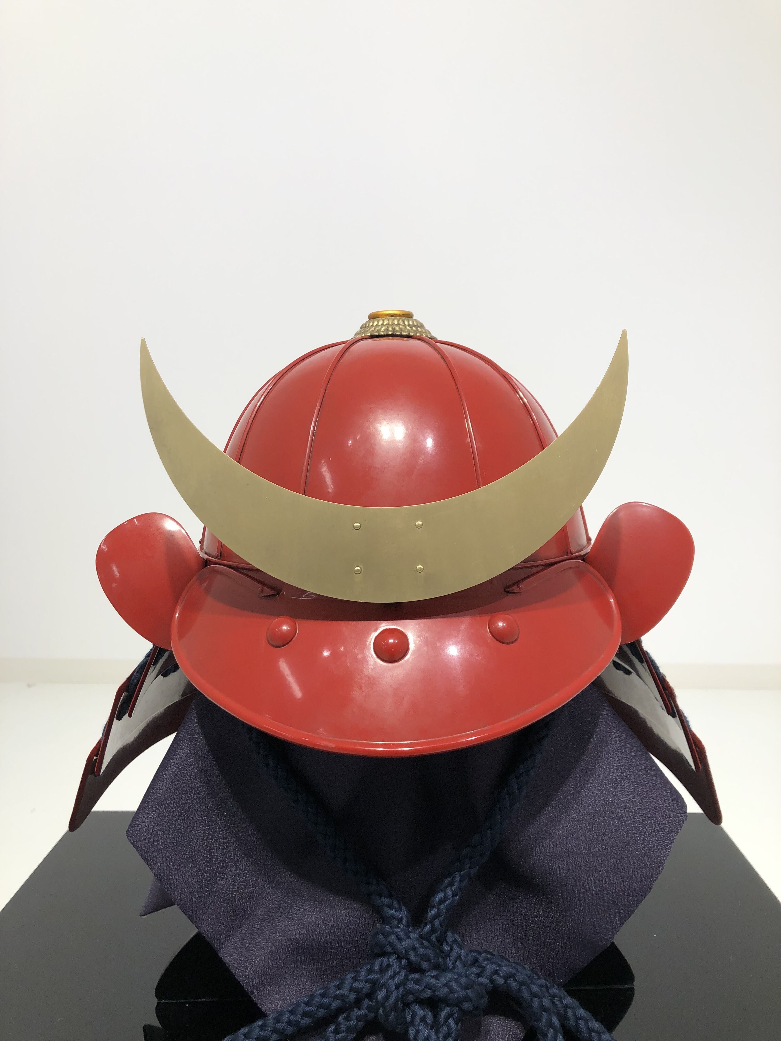 【O-062-K】濃紺糸威赤桶側二枚胴具足(時代塗)(兜のみ)