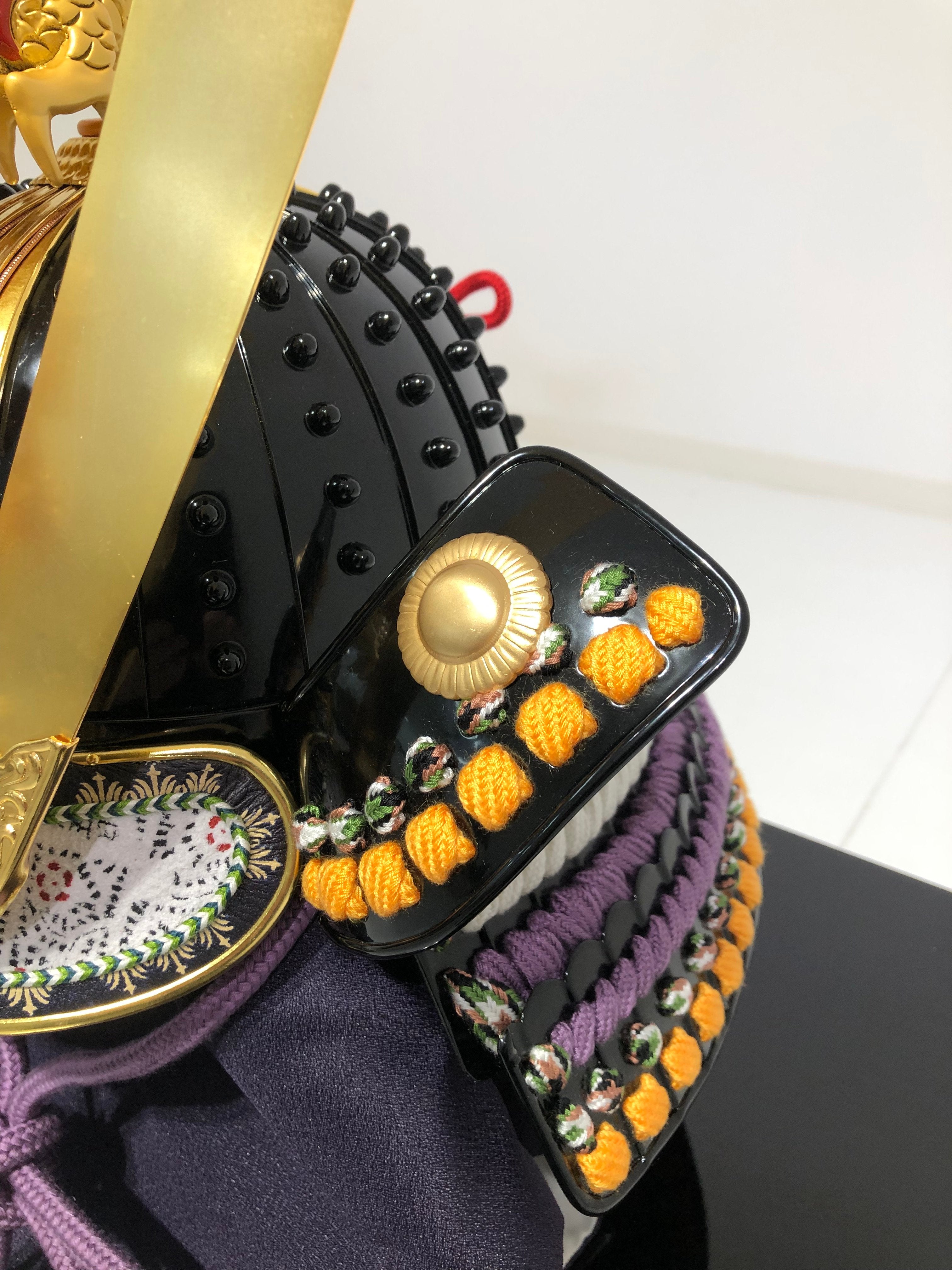 【C-009-K】藤白糸威黒伊予札二枚胴具足 (子供用兜)