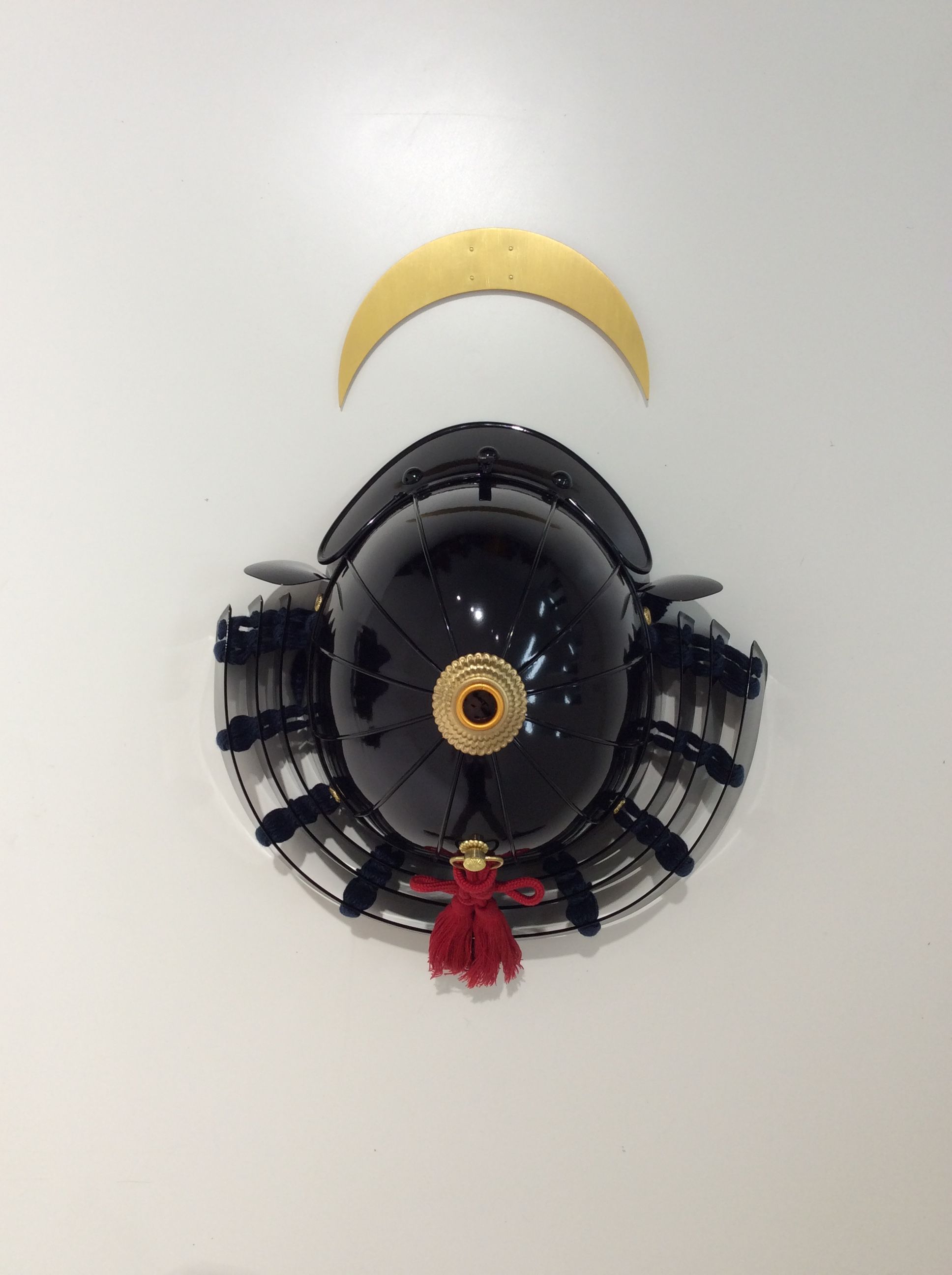 【O-065-1-K】濃紺糸威黒桶側二枚胴具足(兜のみ)