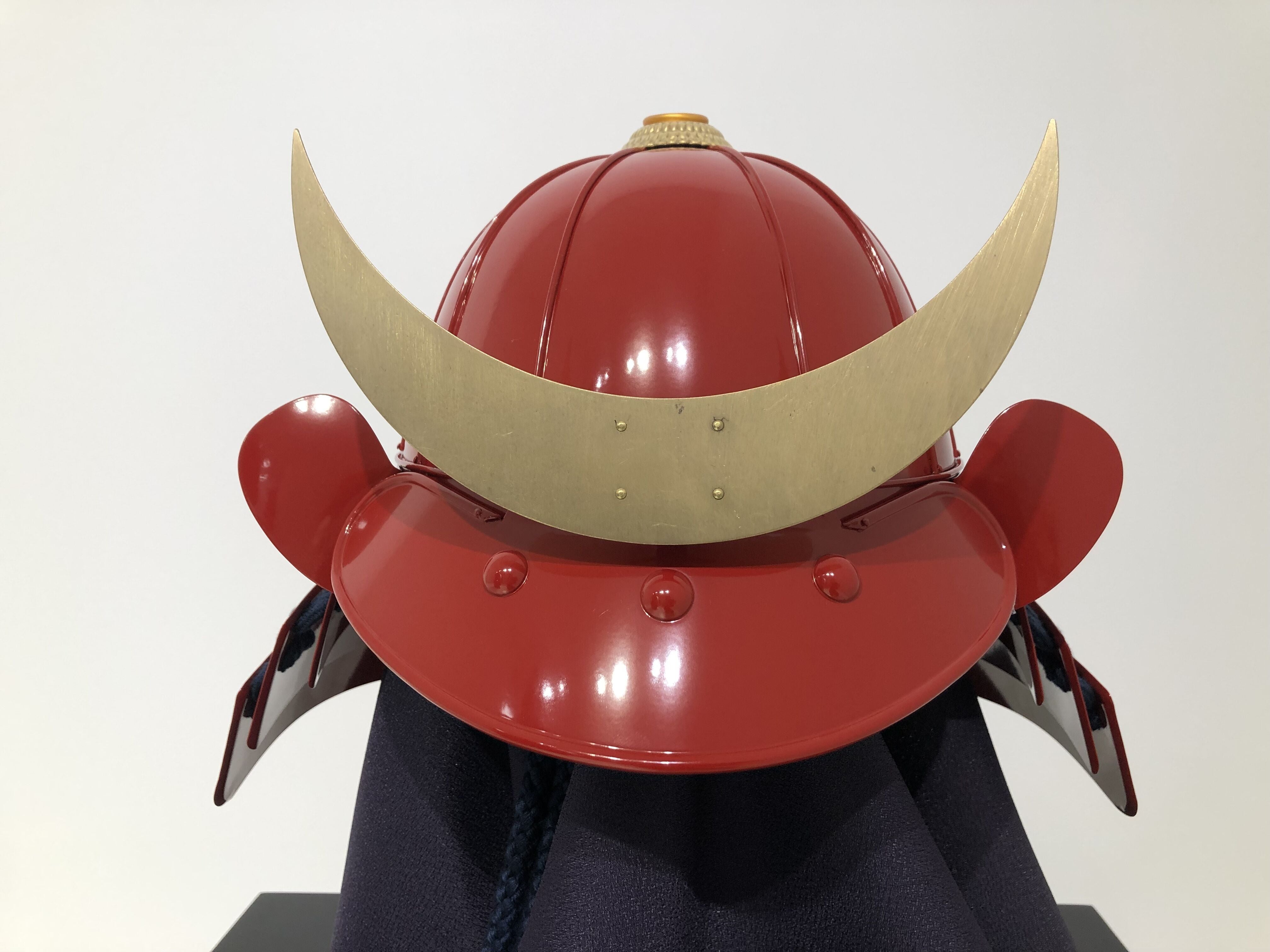 【O-079-K】濃紺糸威赤艶消鋲綴二枚胴具足(桃形兜)(兜のみ)