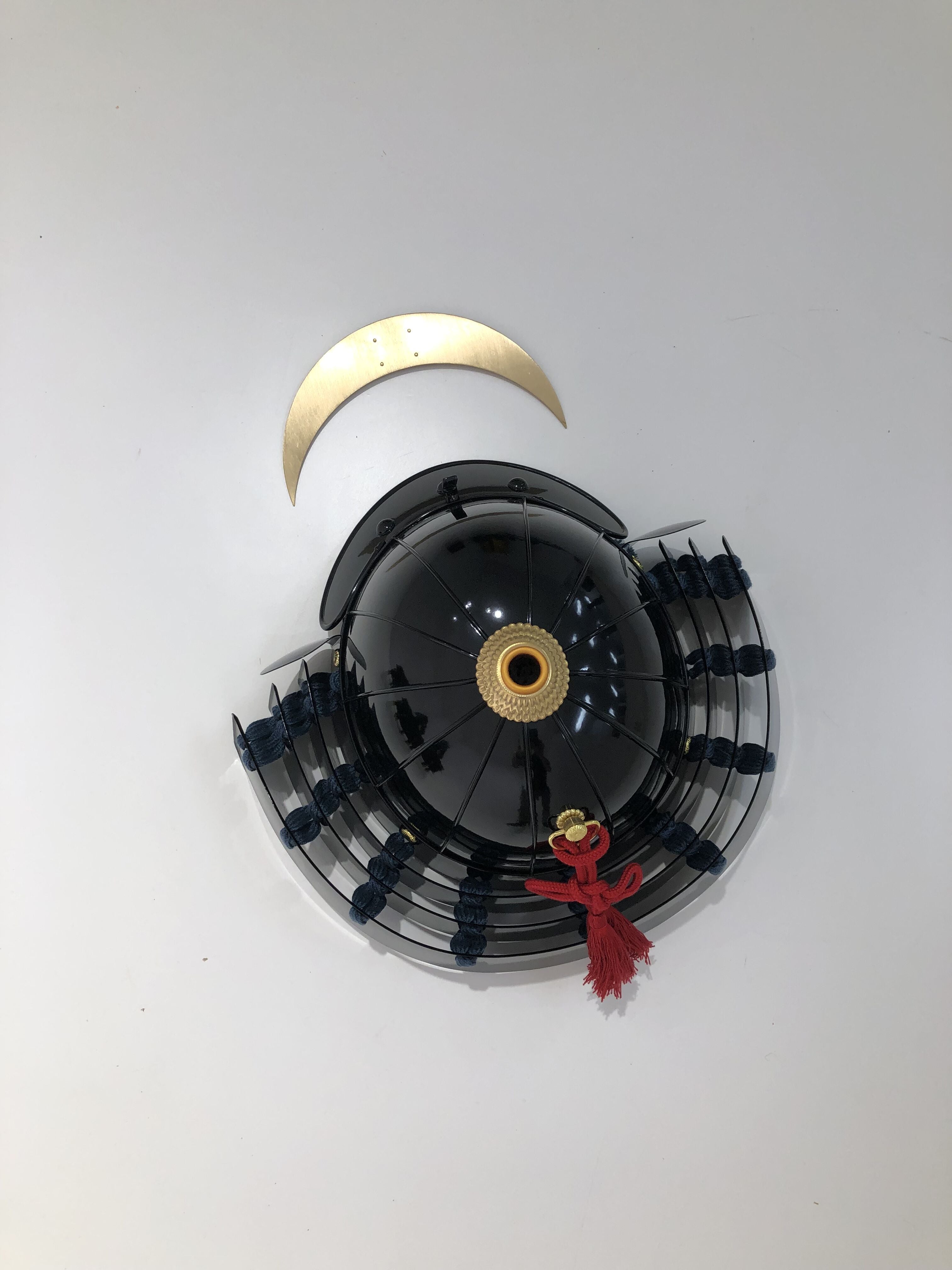 【O-063-K】 紺糸威黒桶側二枚胴具足(兜のみ)