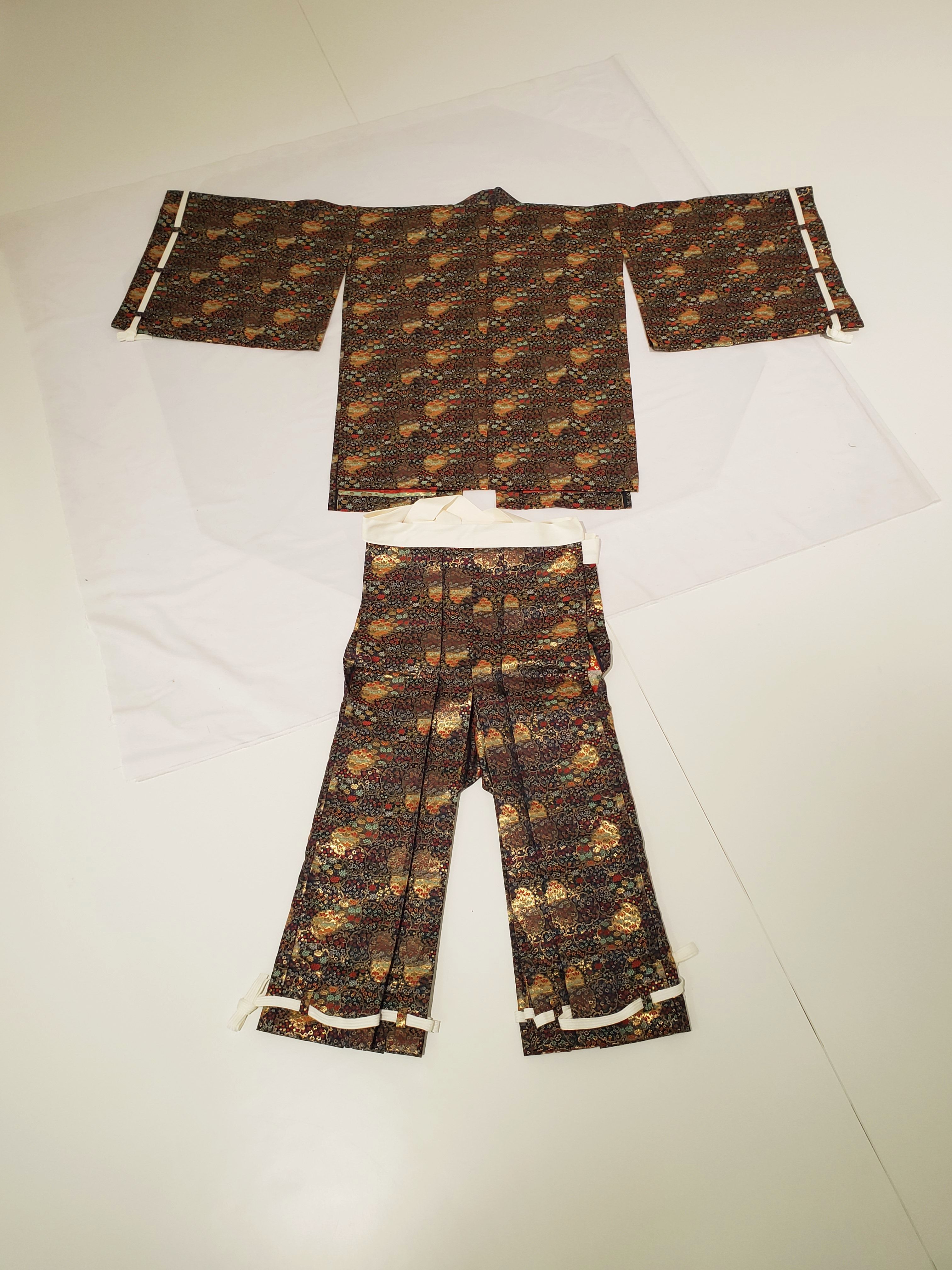 【B-031】鎧直垂・金襴 (紺系)