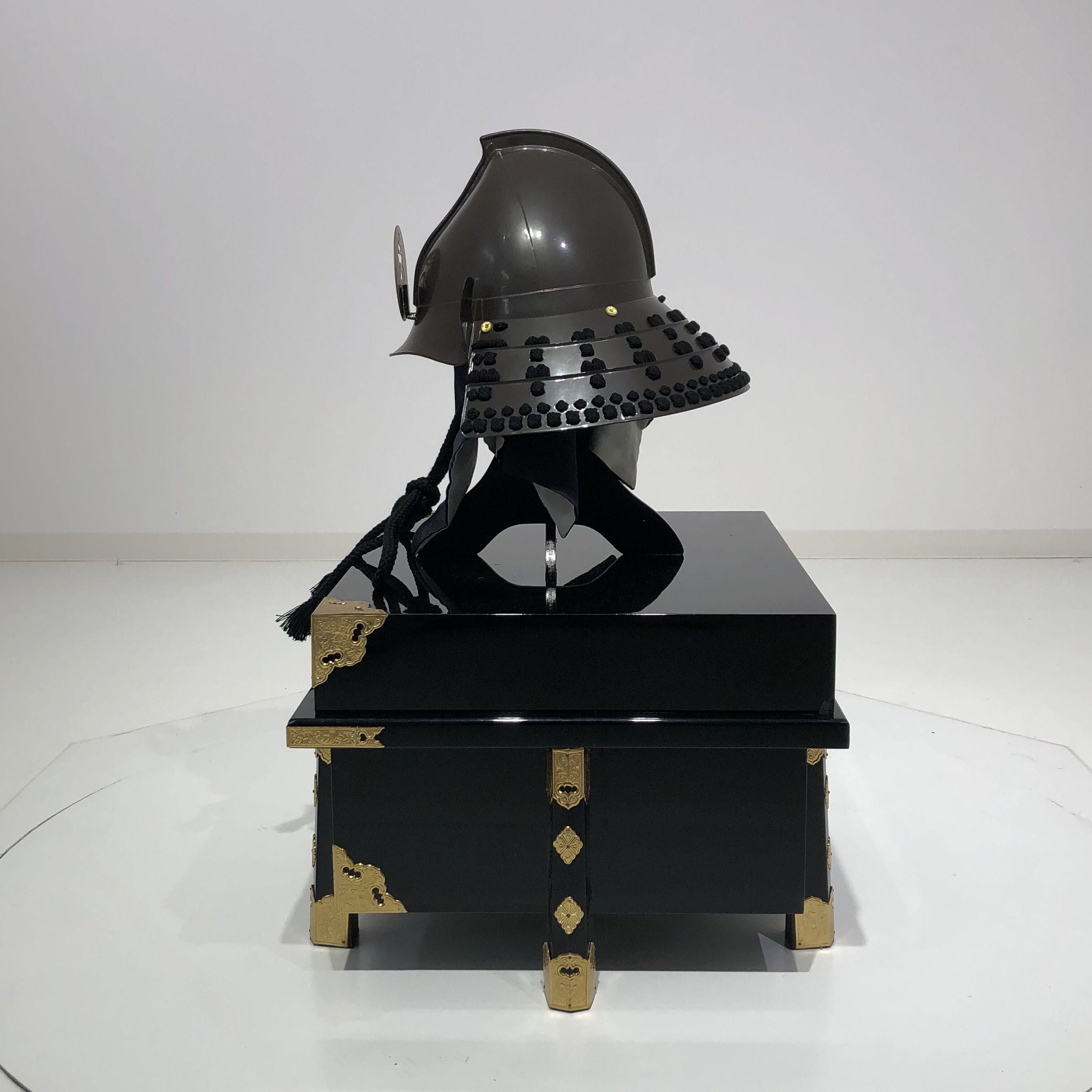 【O-069-K】黒糸威胸取鎬二枚胴具足(兜のみ)
