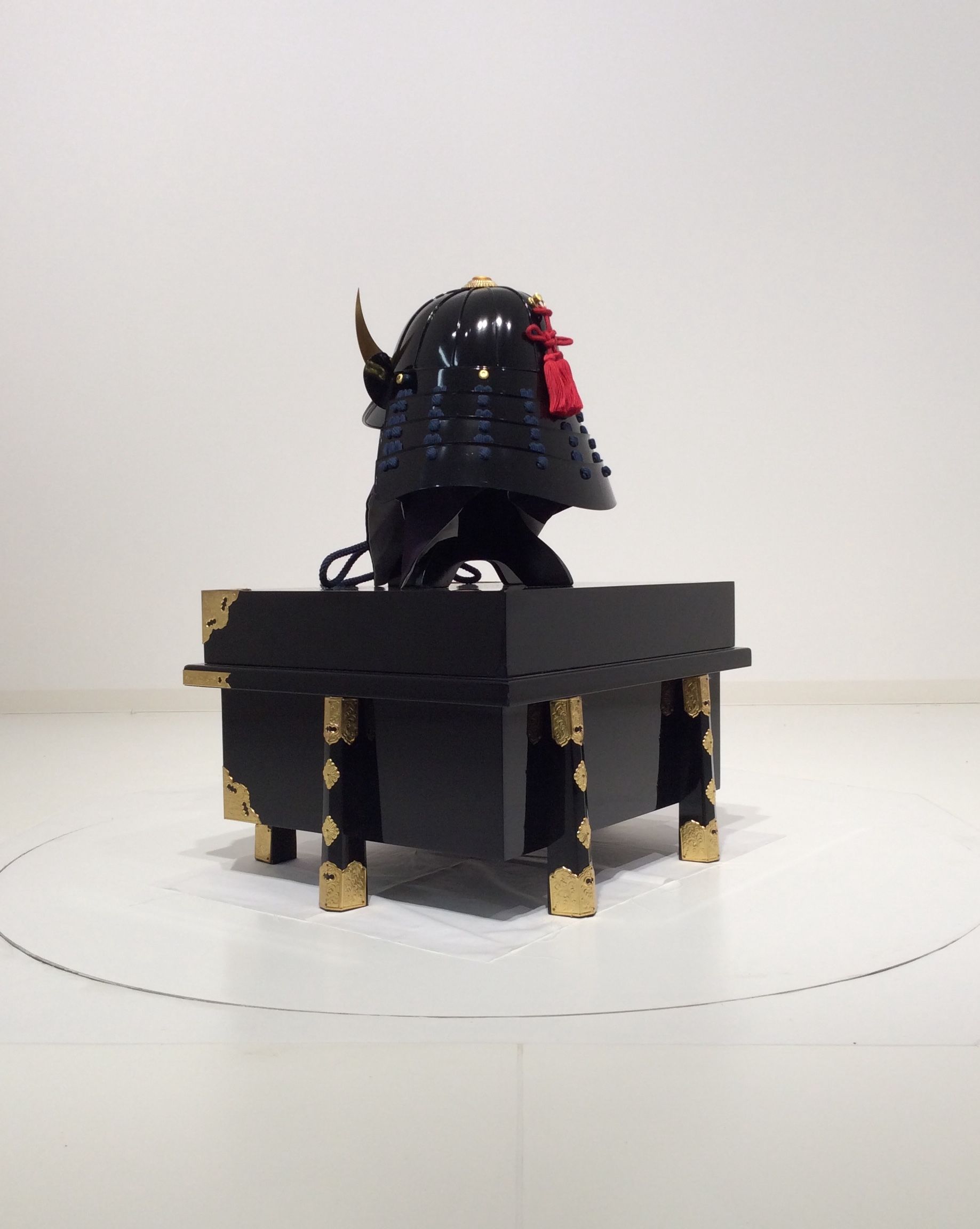 【O-065-1-K】濃紺糸威黒桶側二枚胴具足(兜のみ)
