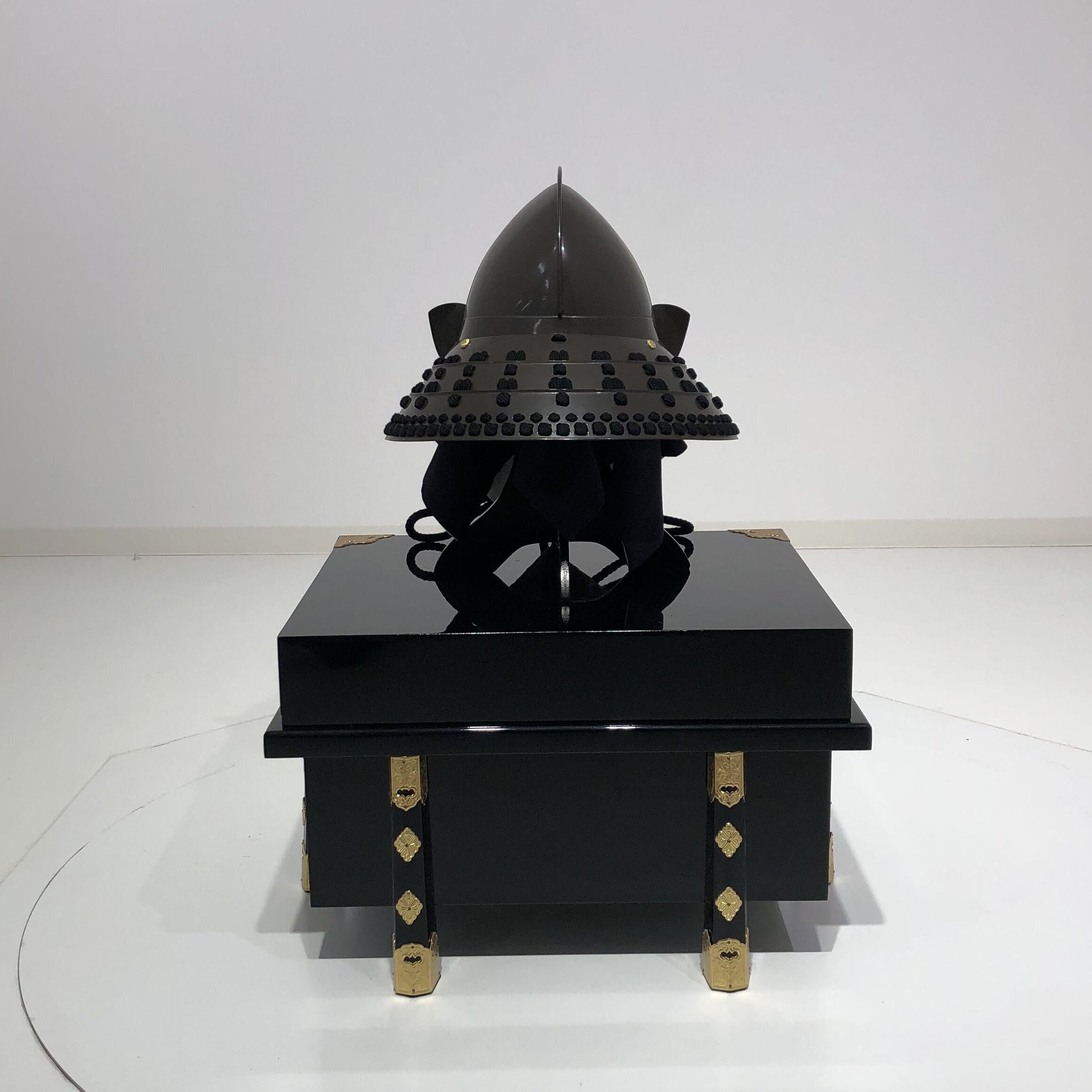 【O-069-K】黒糸威胸取鎬二枚胴具足(兜のみ)