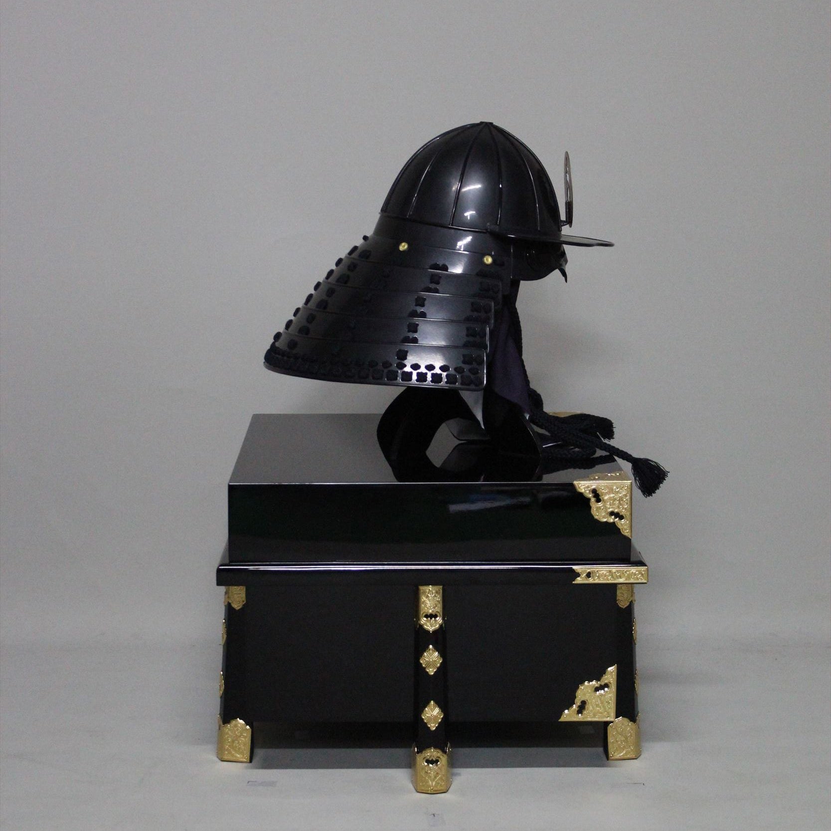 【O-042-K】黒糸威腰取二枚胴具足(兜のみ)
