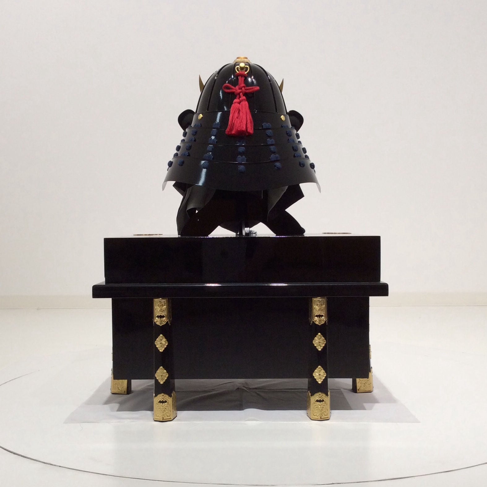 【O-065-1-K】濃紺糸威黒桶側二枚胴具足(兜のみ)