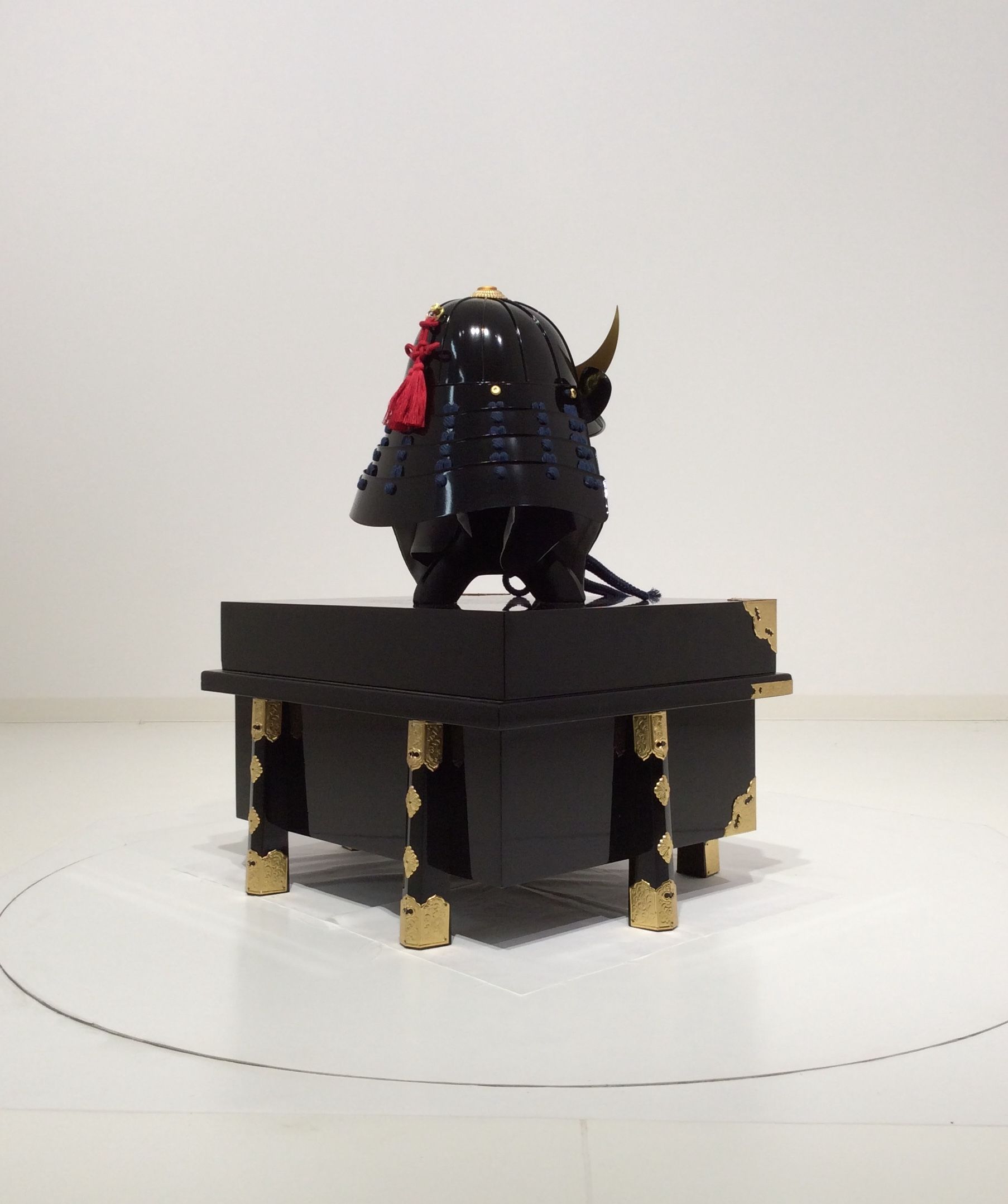 【O-065-1-K】濃紺糸威黒桶側二枚胴具足(兜のみ)