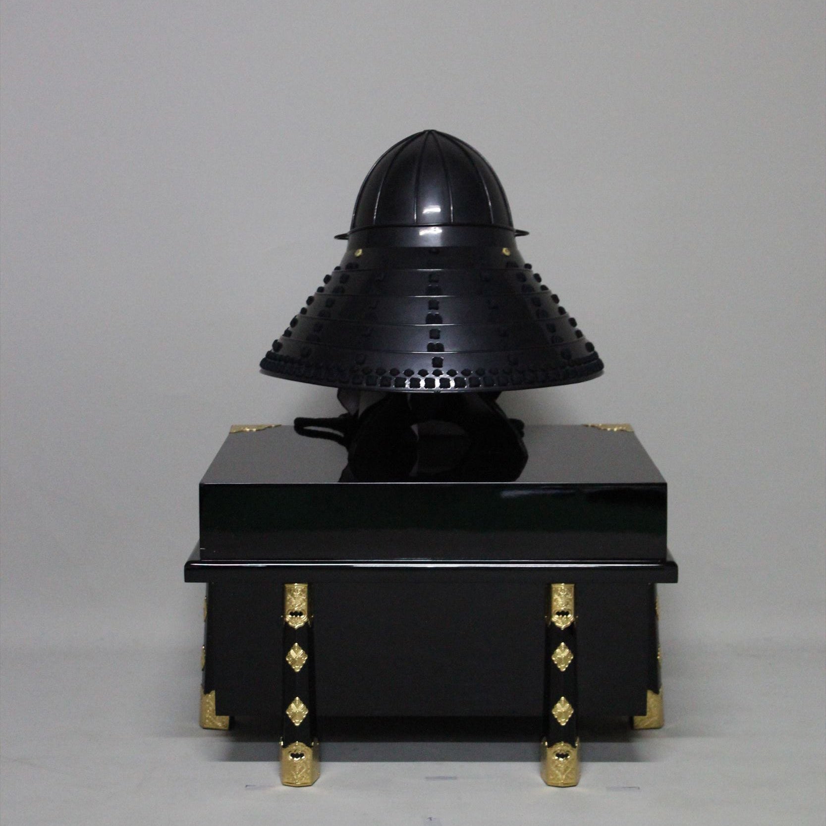 【O-042-K】黒糸威腰取二枚胴具足(兜のみ)