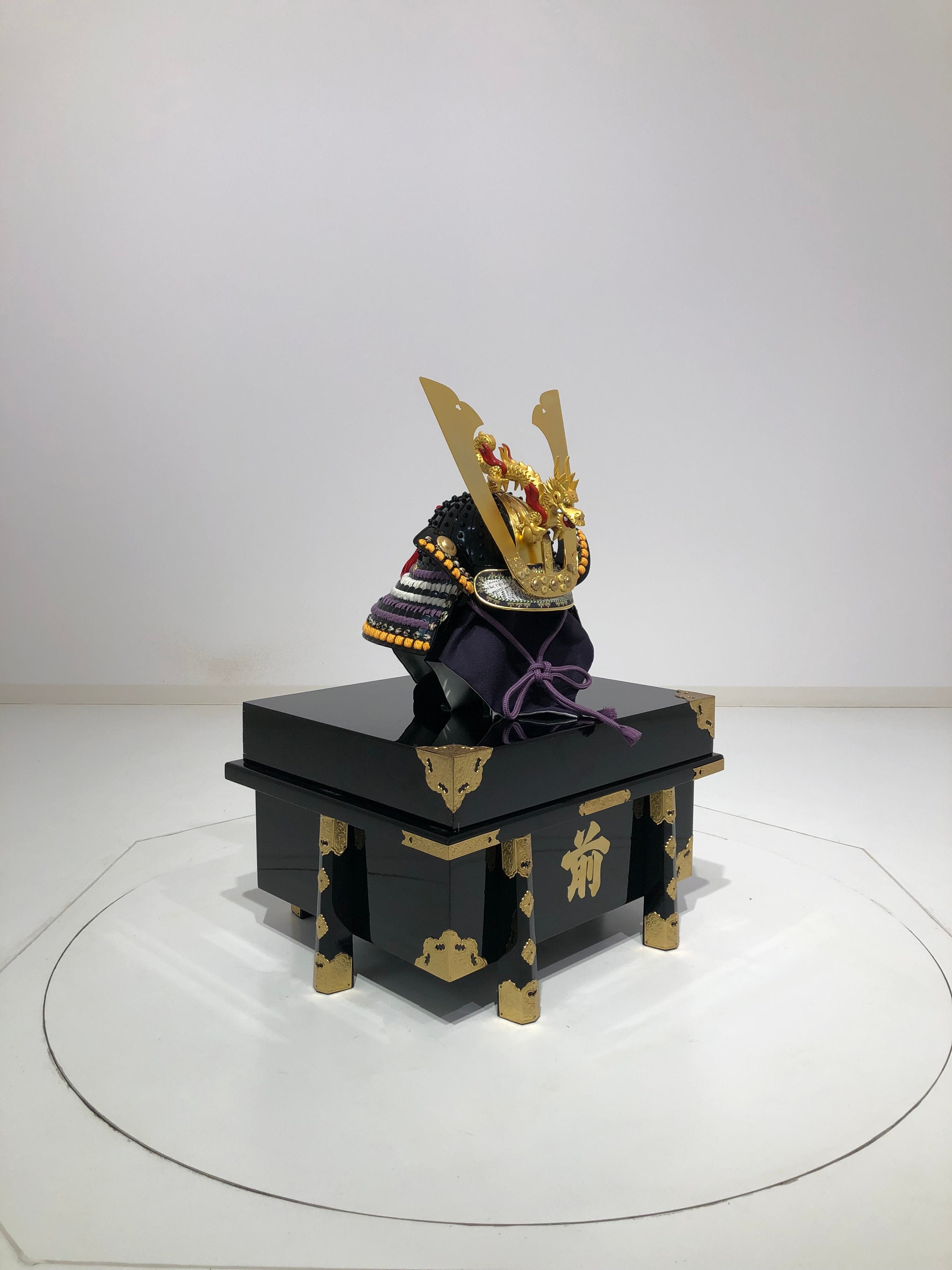 【C-009-K】藤白糸威黒伊予札二枚胴具足 (子供用兜)