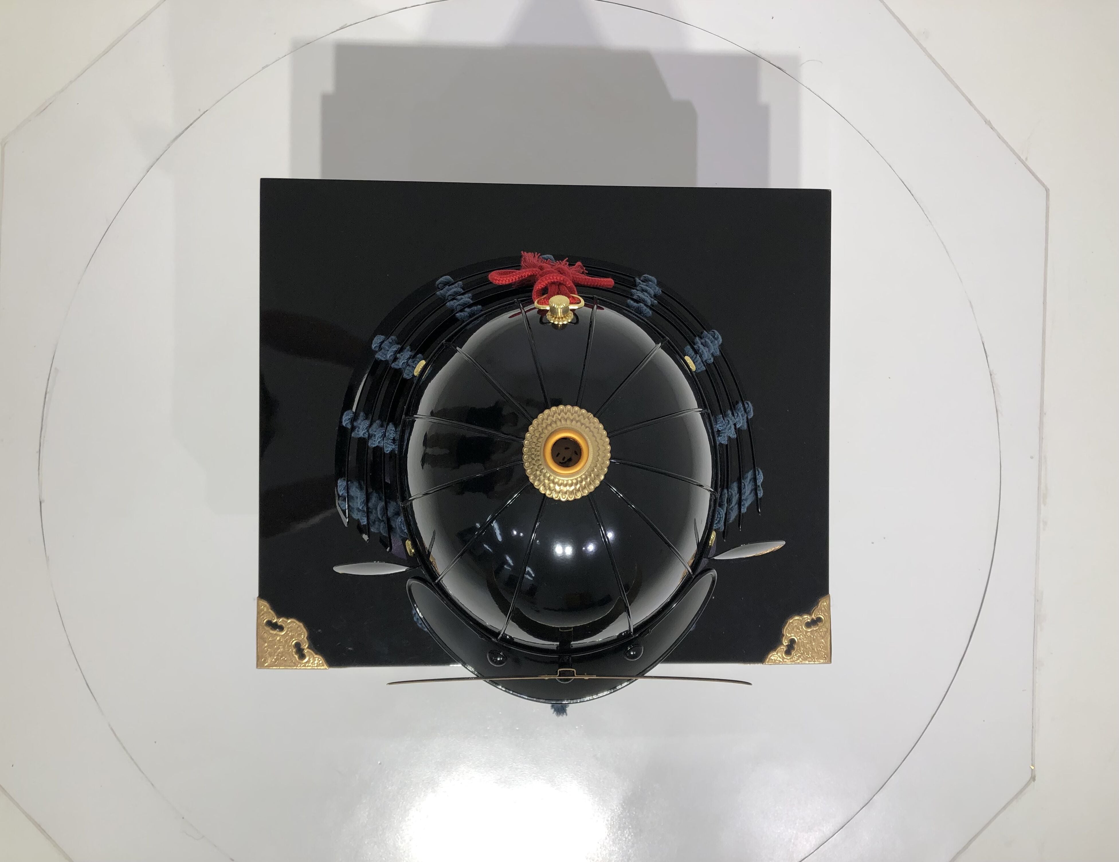 【O-063-K】 紺糸威黒桶側二枚胴具足(兜のみ)