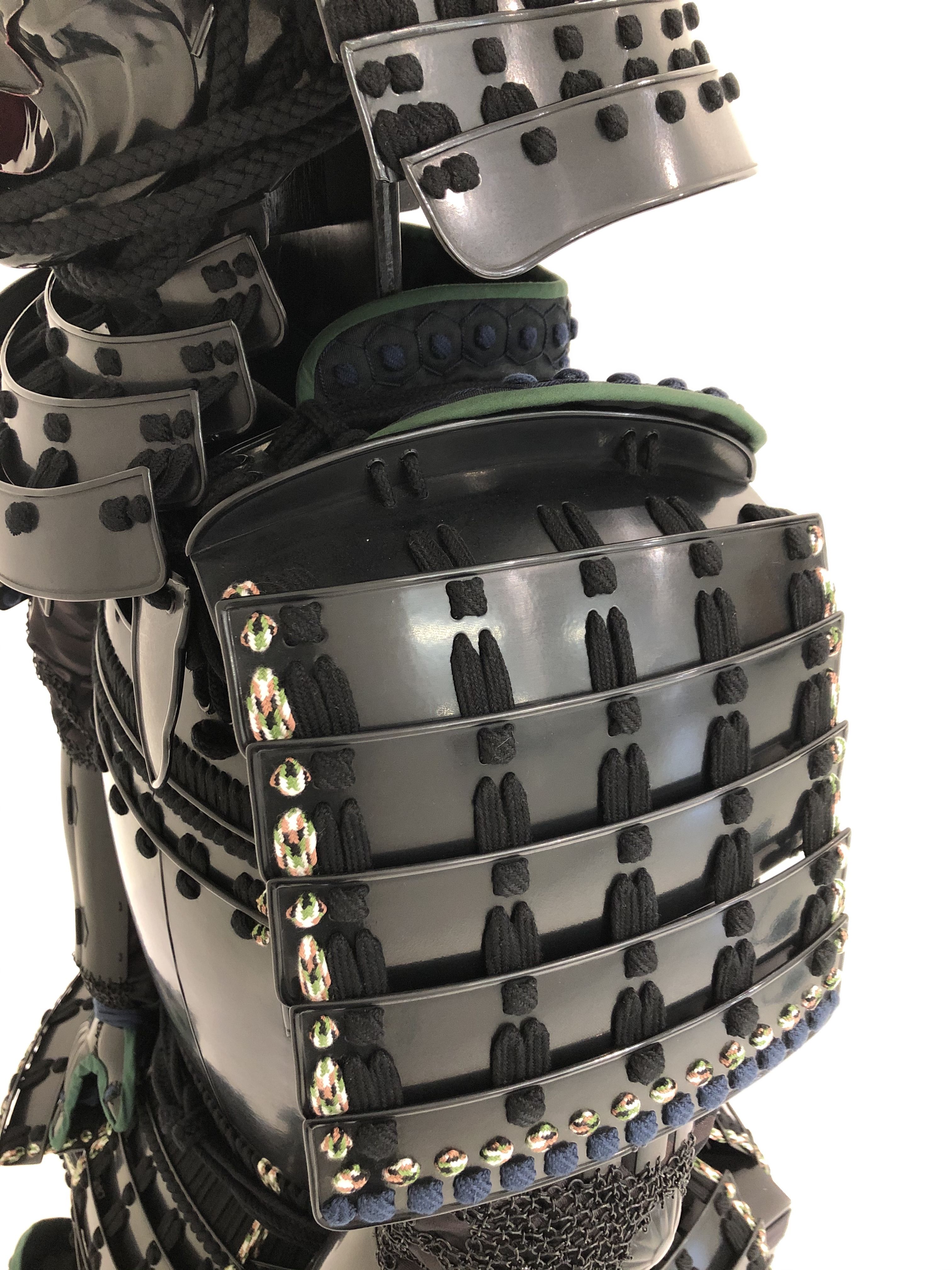 【O-036】黒糸威縦矧二枚胴具足