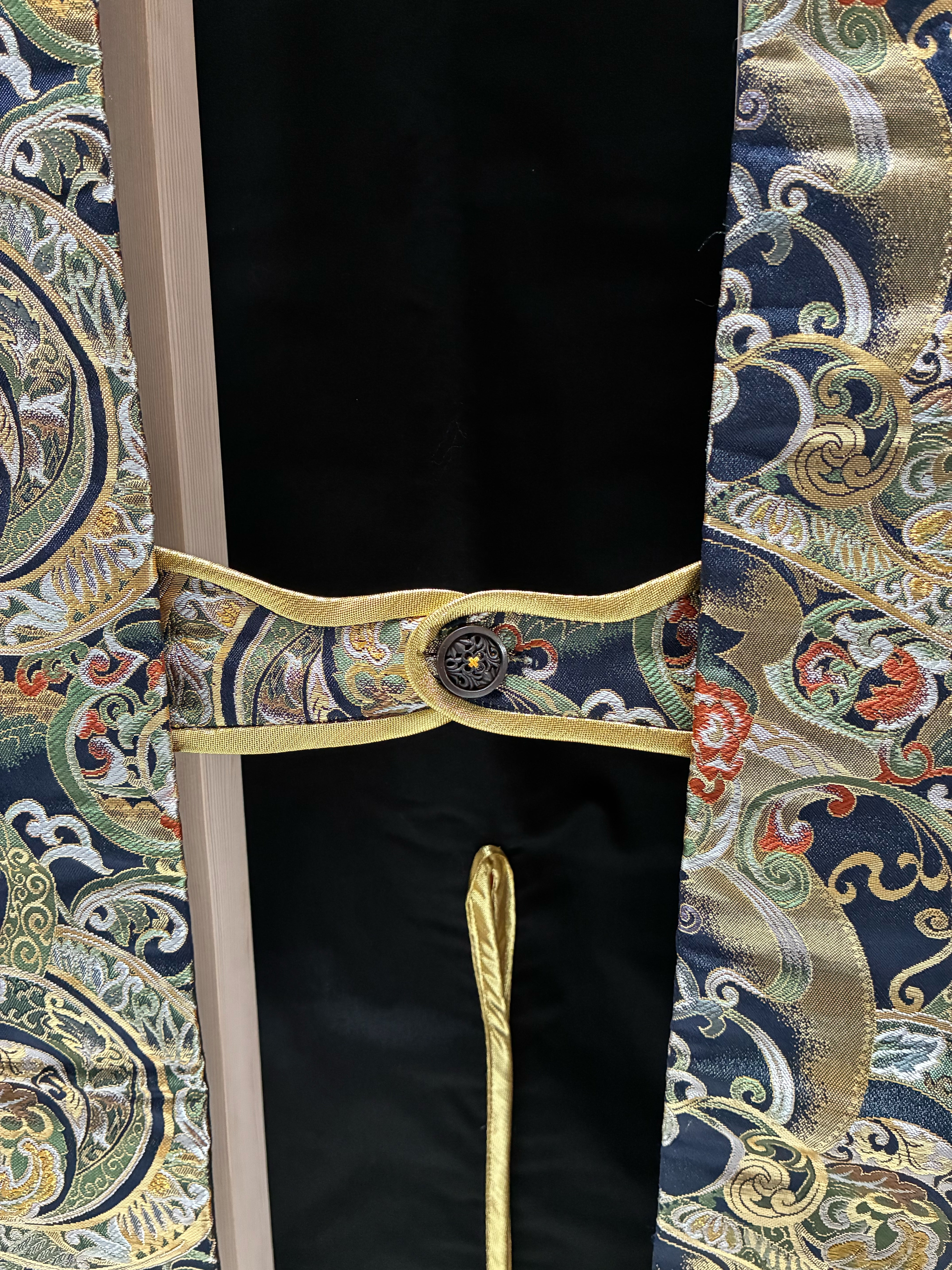 【B-057】丸武謹製 総金襴陣羽織 長丈仕立