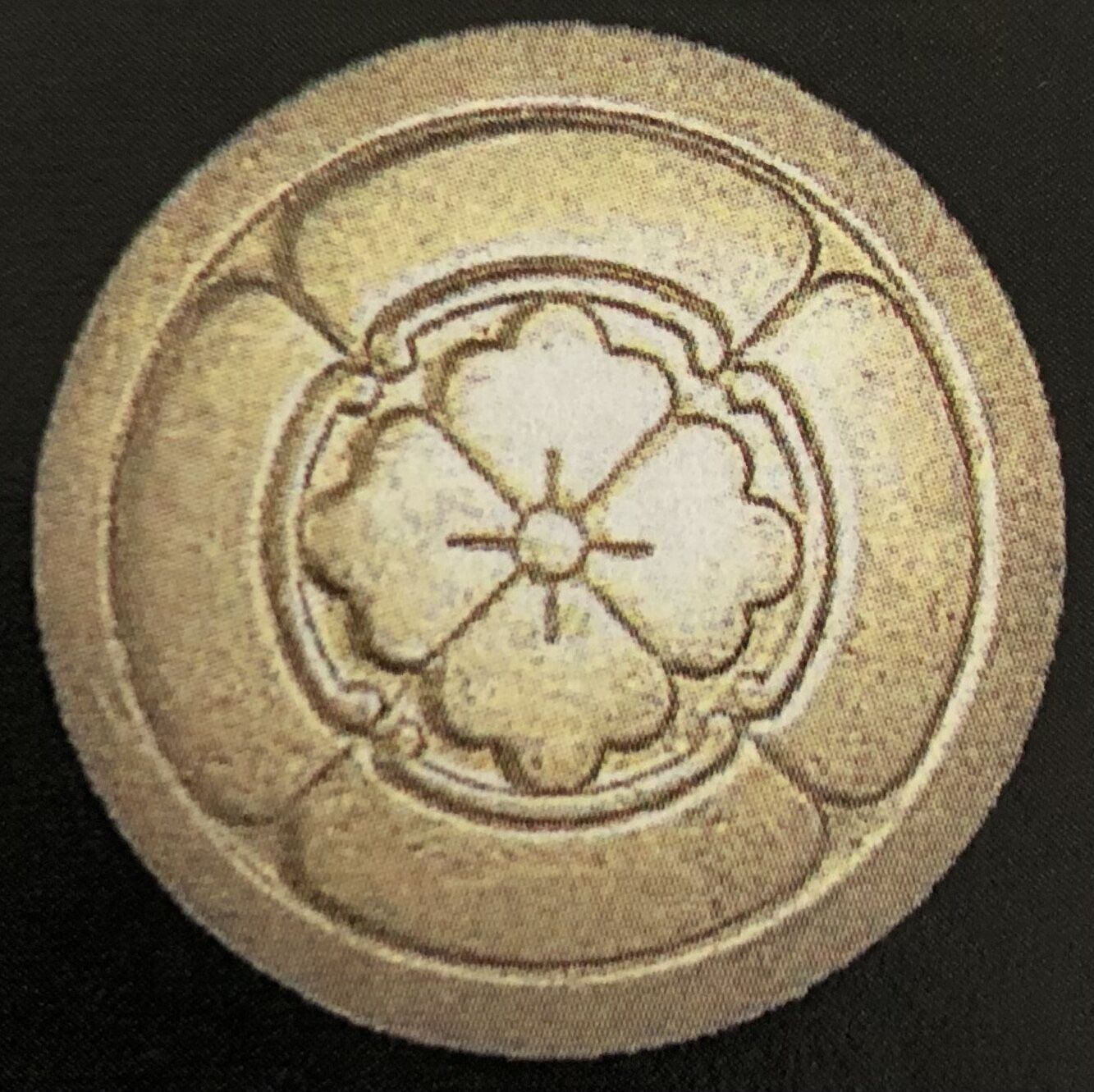 [K-064] Front plate: Circle with quince on all four sides