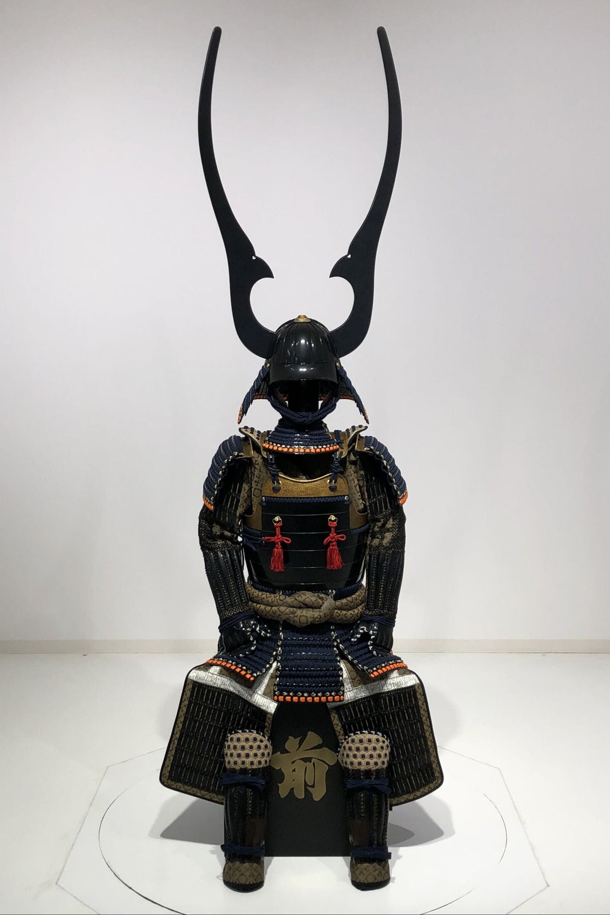 【O-029】濃紺糸威金唐二枚胴具足
