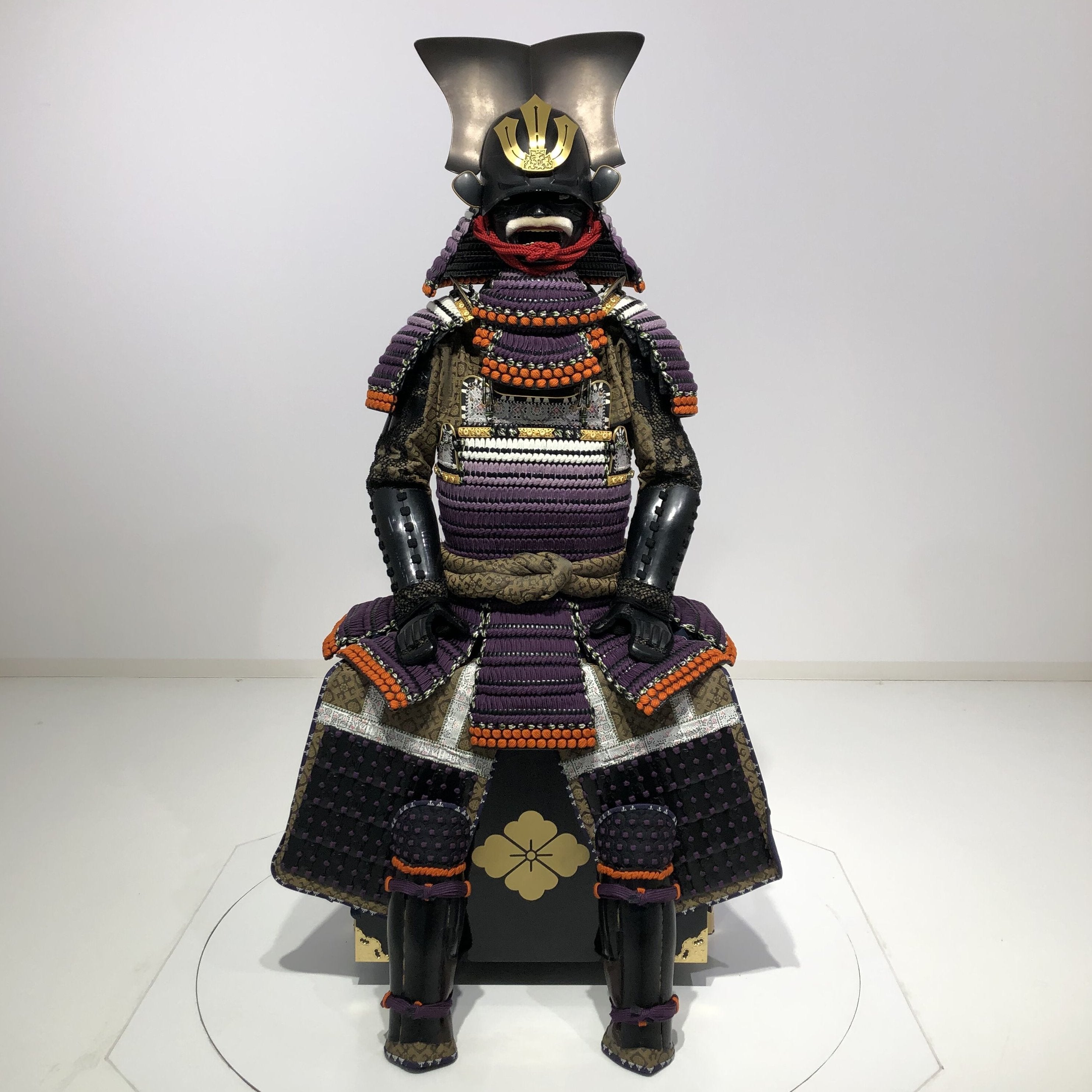 [O-011] Main large bill purple skirt armor (Ninotani Kabuto)