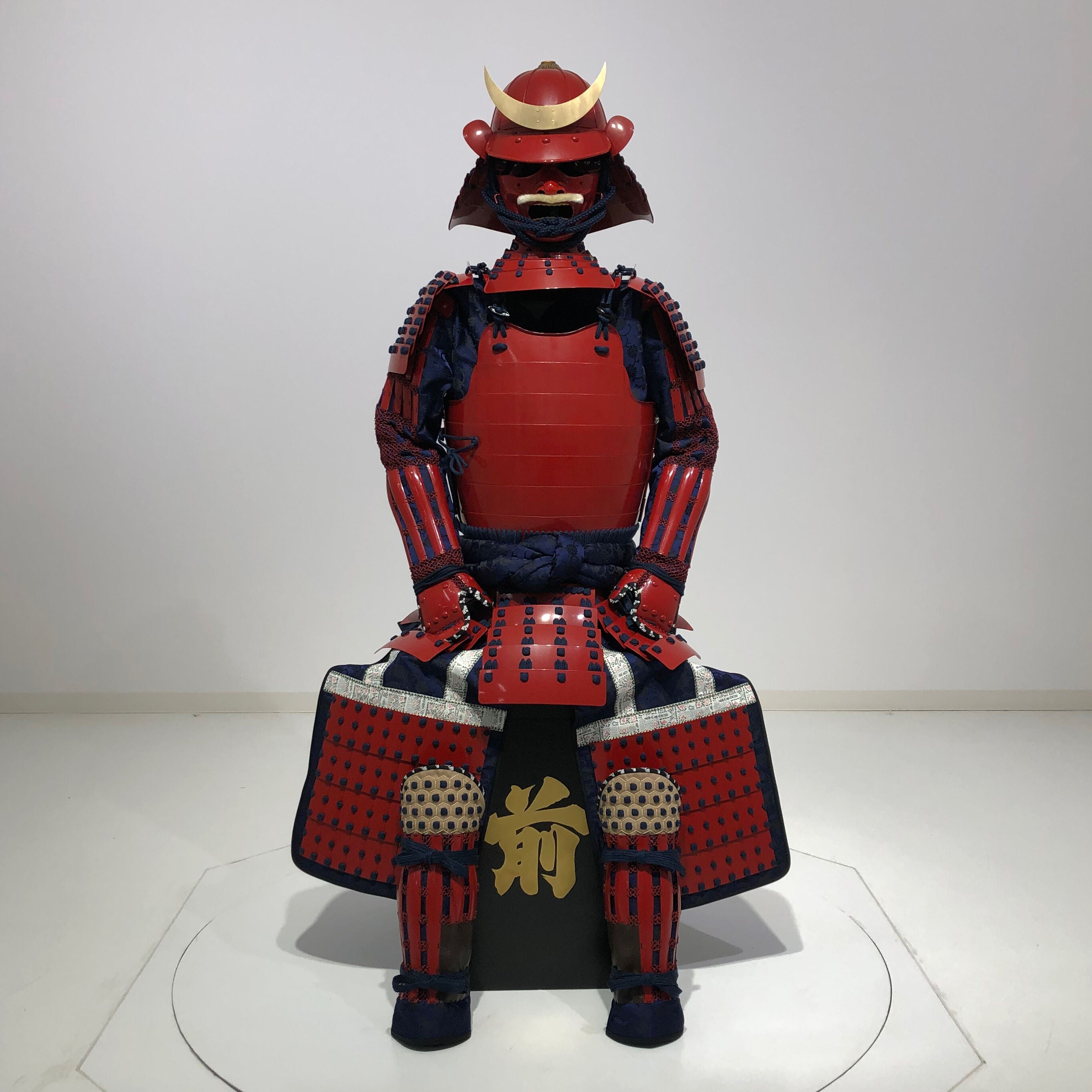 [O-062] Dark blue thread-dyed red barrel side two-piece armor (hand-painted)