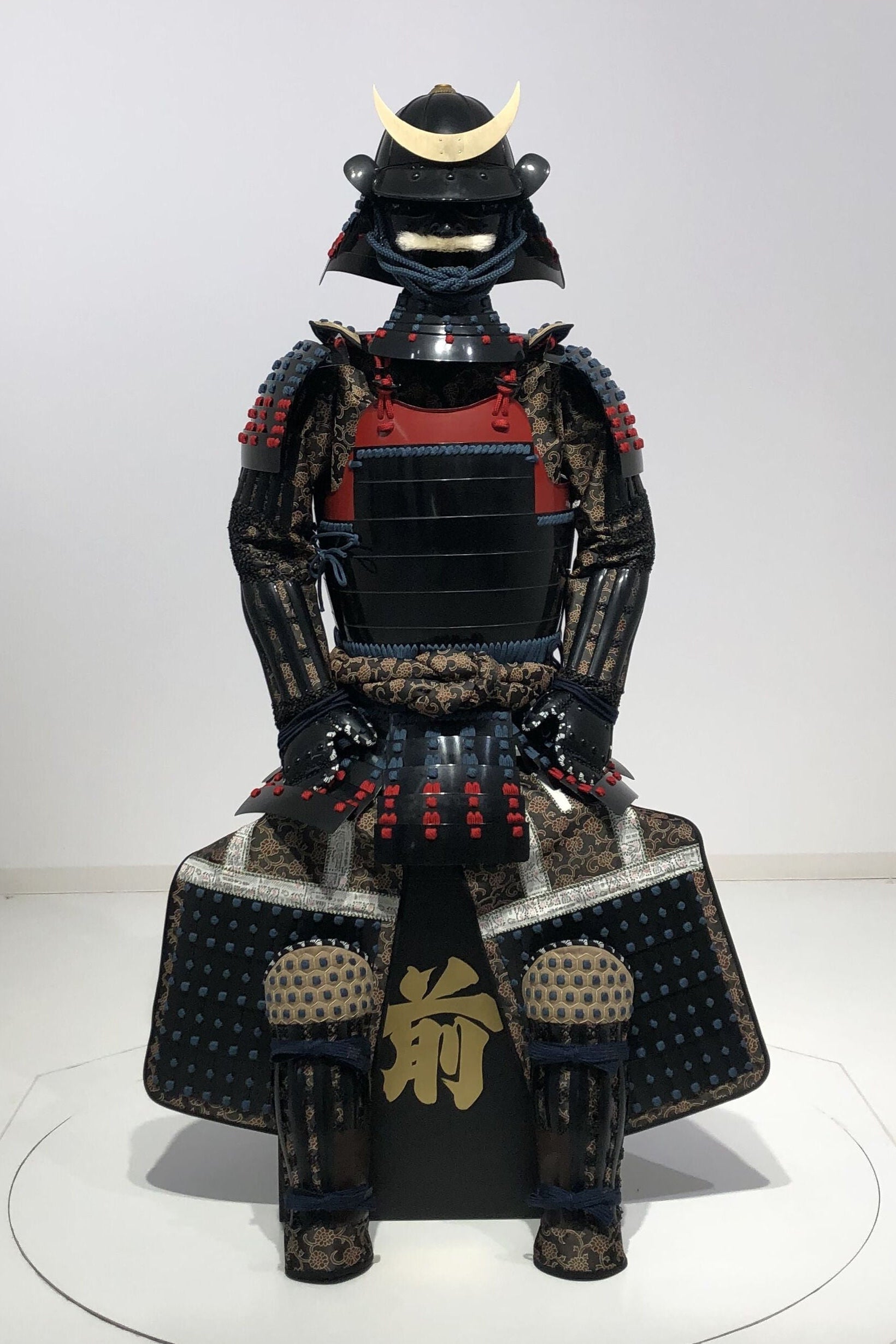 [O-055] Navy blue red thread chest piece black bucket side two-piece armor, twelve-ken helmet (hand-painted)
