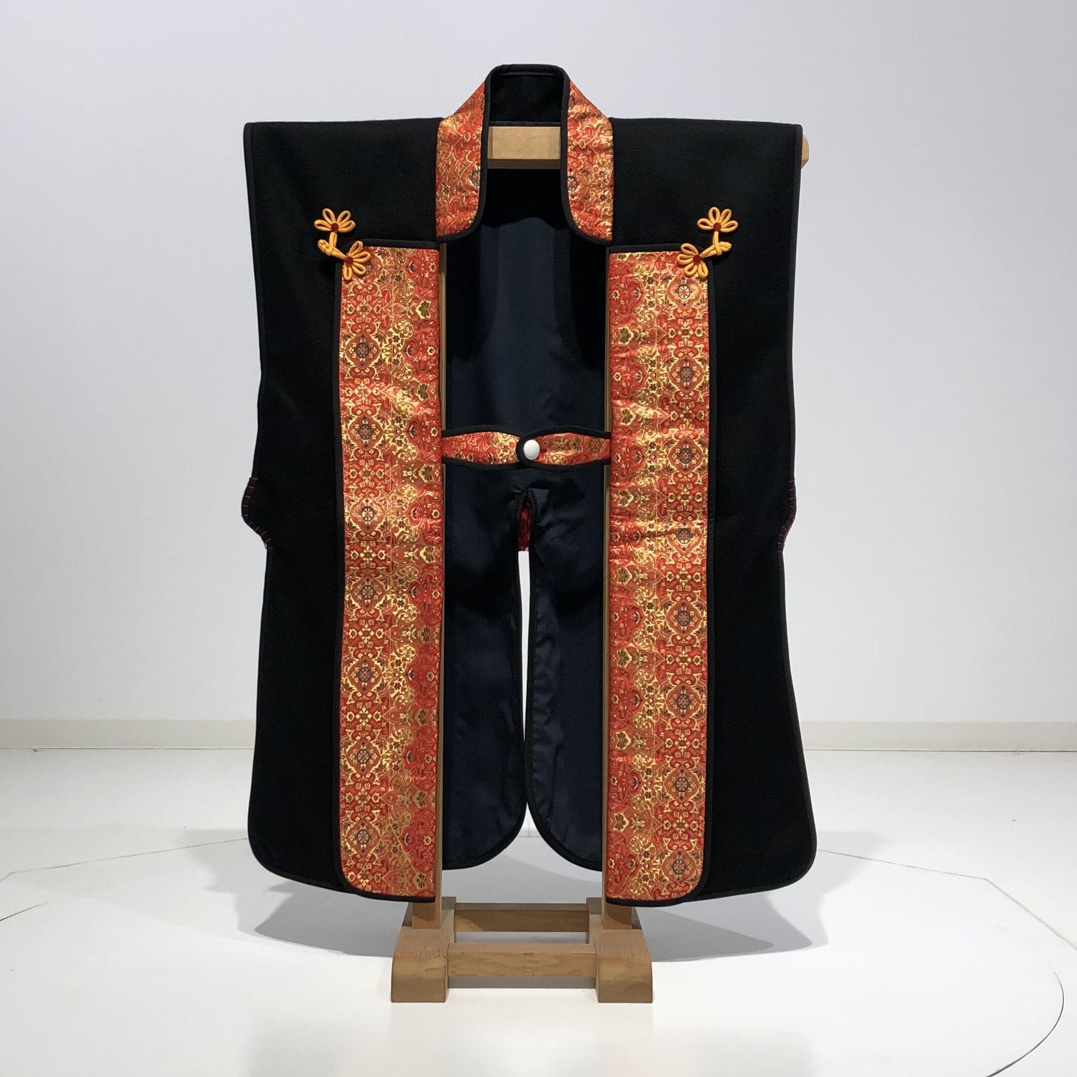 [B-050-1] Jinbaori (black woolen cloth)