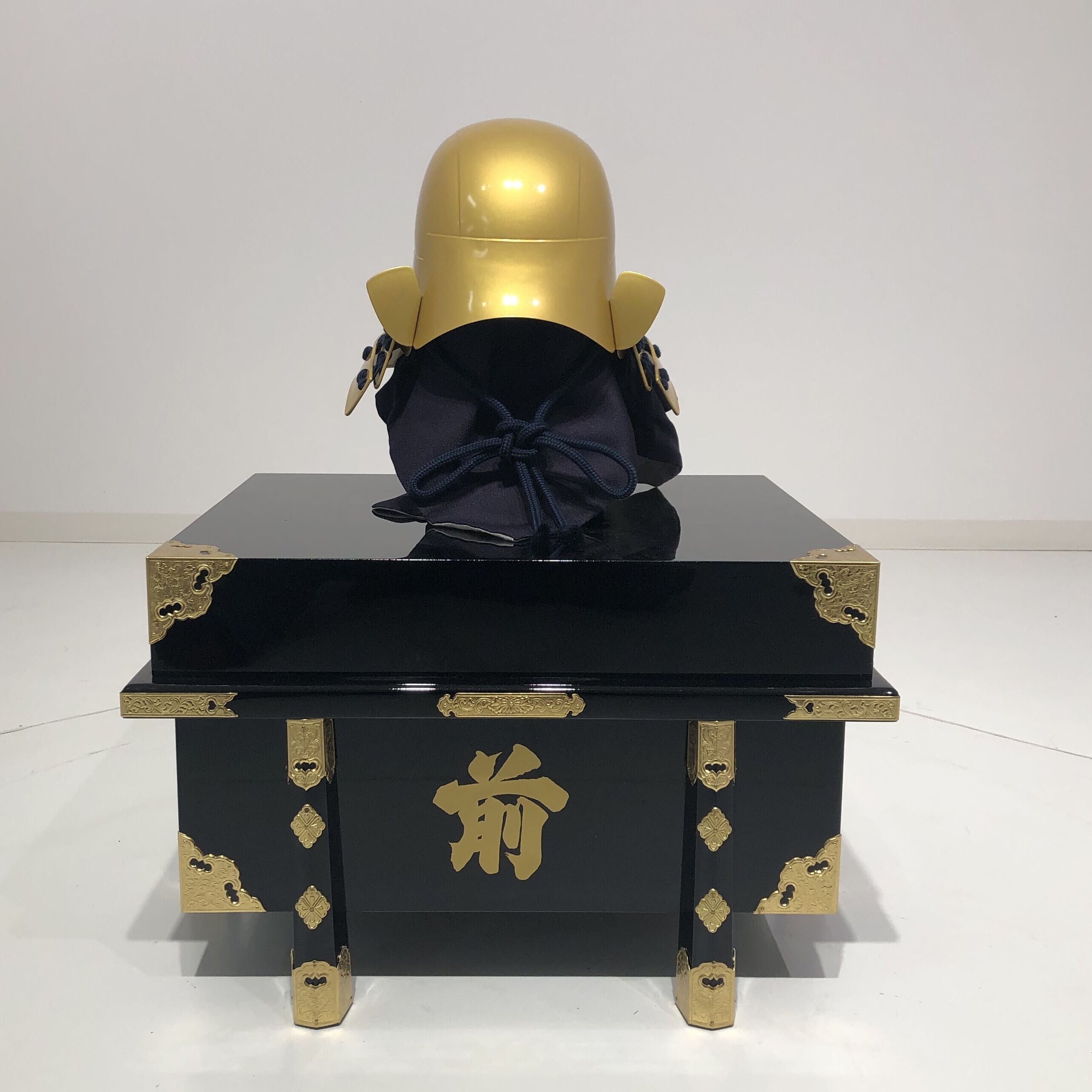 [C-035-K] Tokugawa Ieyasu gold-plated helmet (children's helmet only)