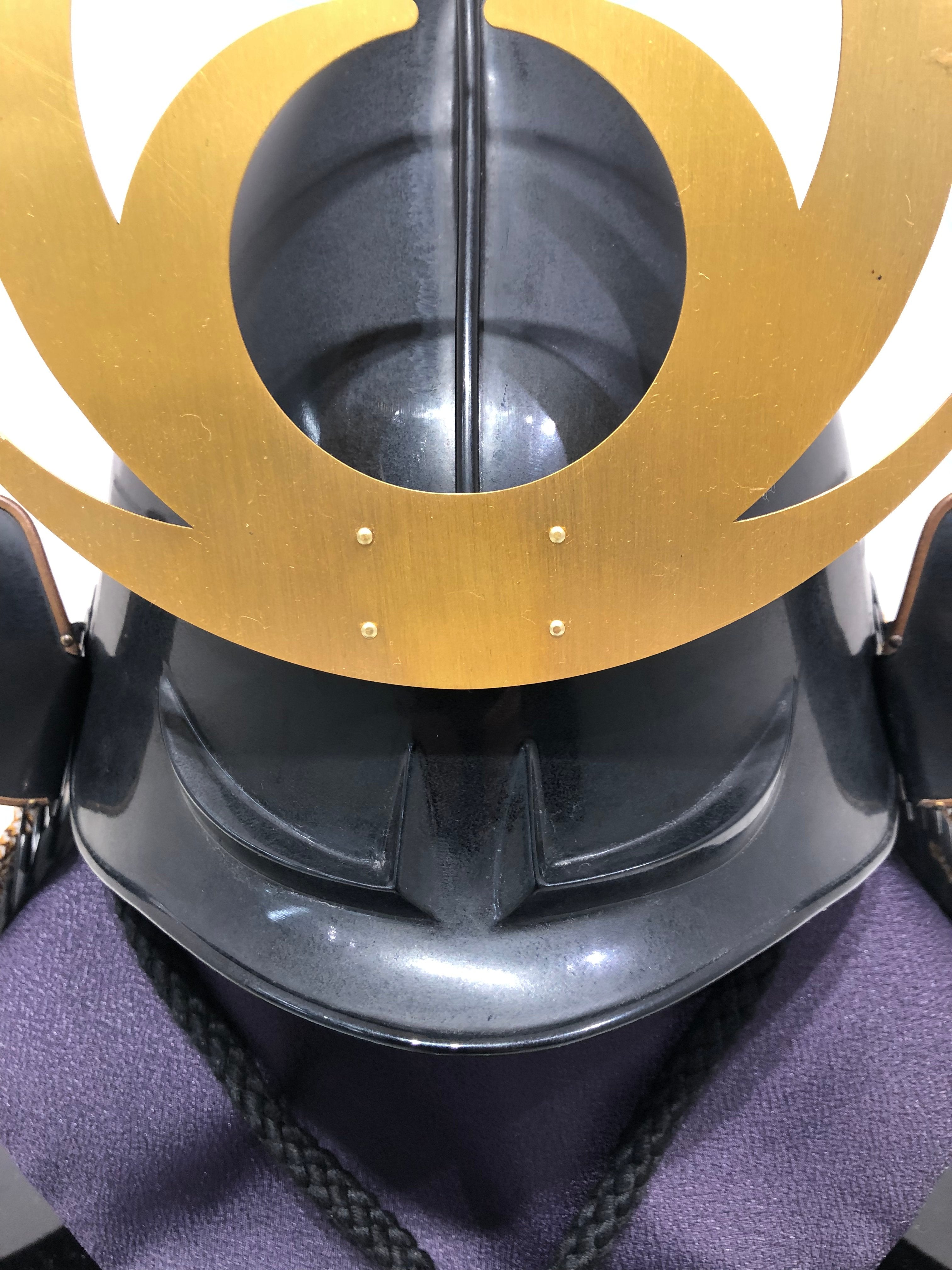 [O-023-K] Two-piece helmet with vertical seams and a wooden sash (helmet only)