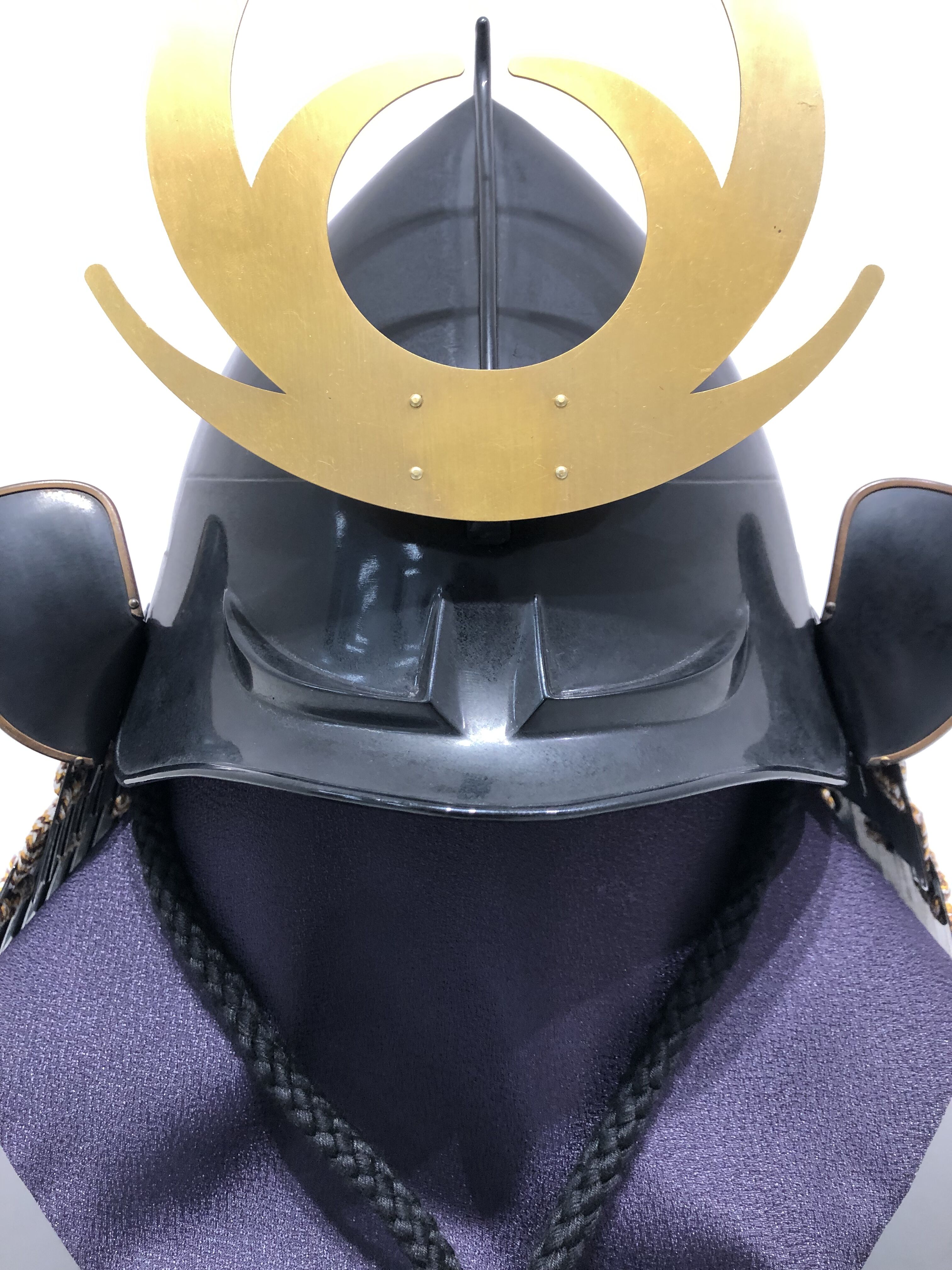 [O-023-K] Two-piece helmet with vertical seams and a wooden sash (helmet only)