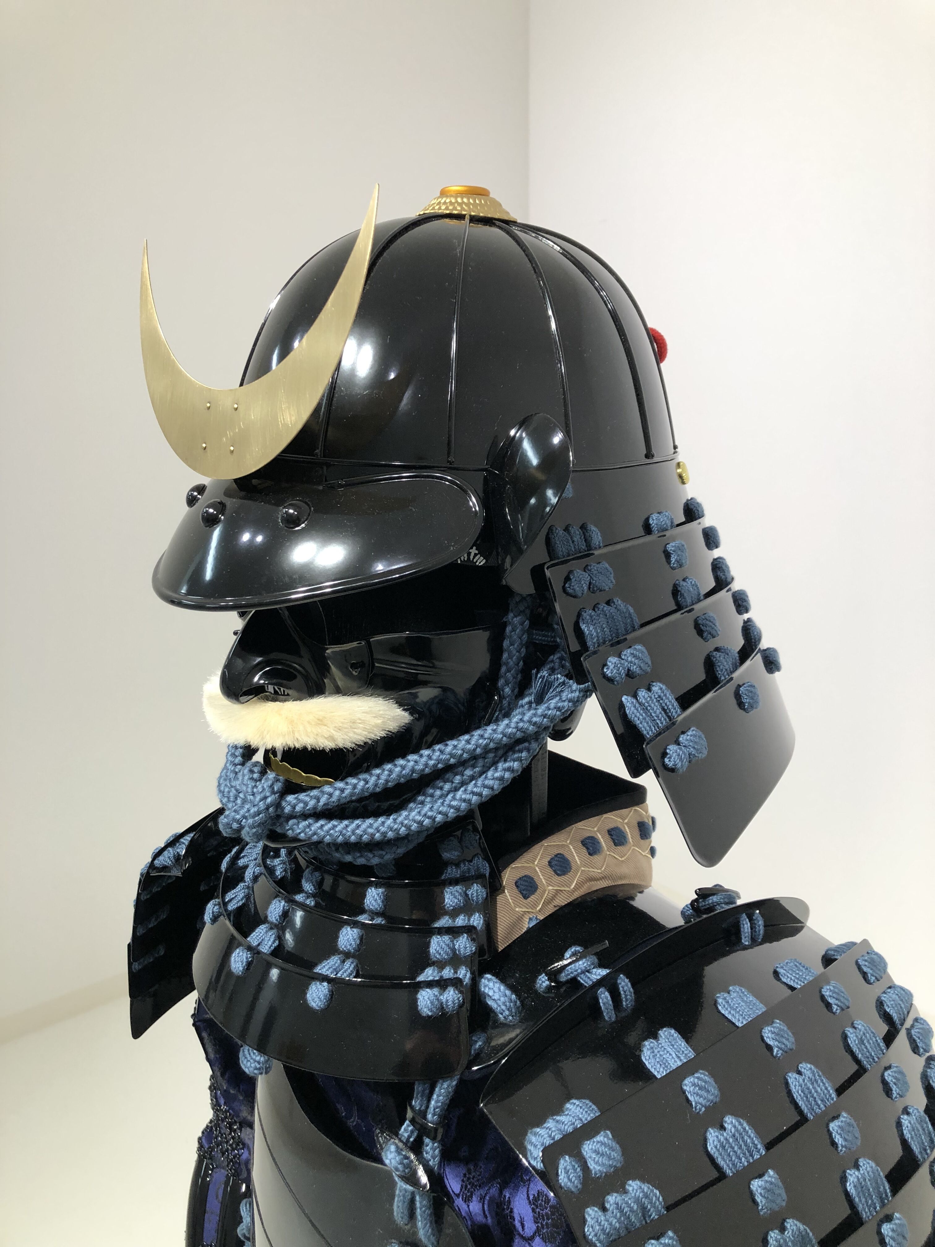 [O-063] Navy blue thread black barrel side two-piece armor