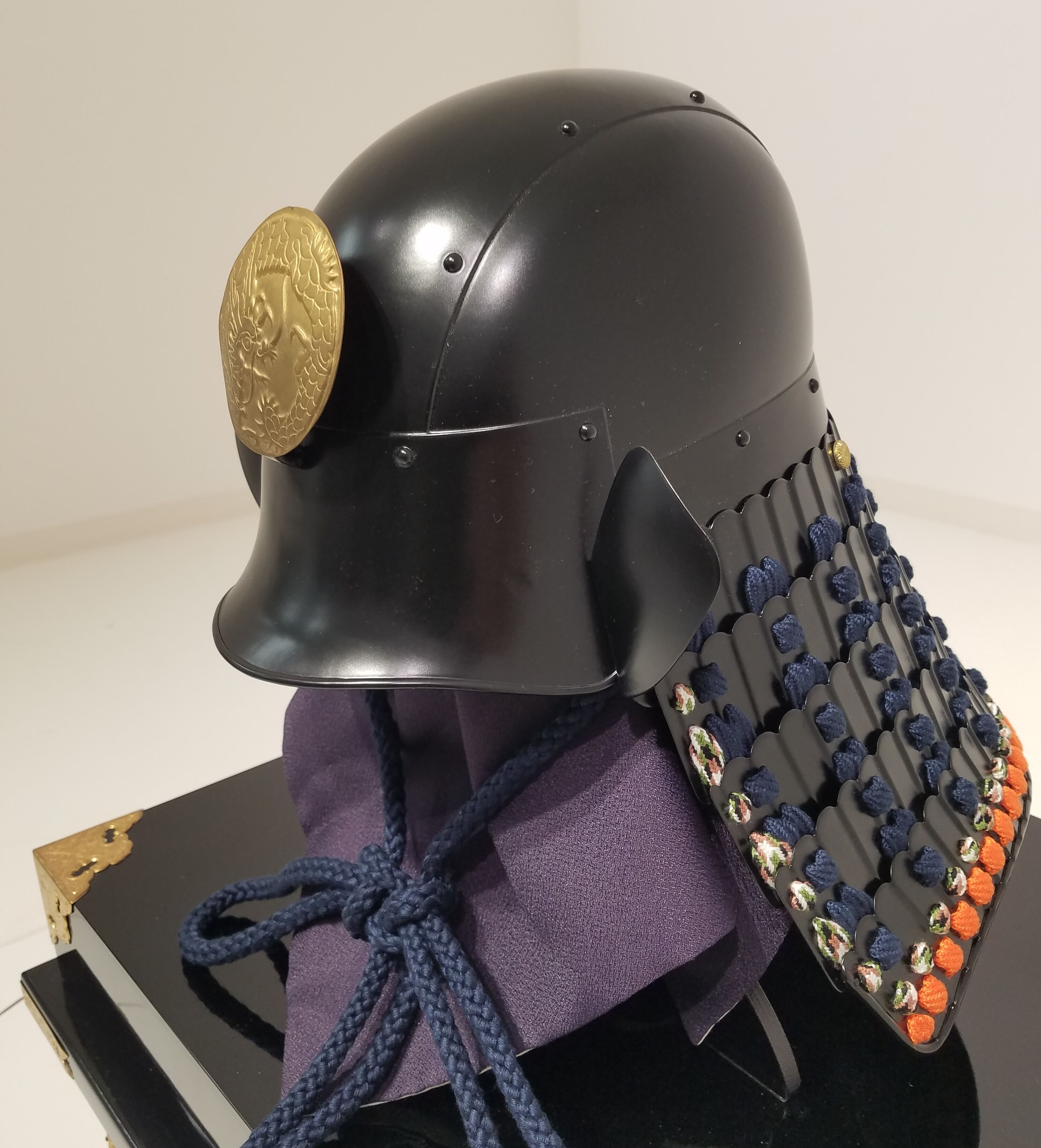 [O-050-K] Navy blue thread, black matte finish, riveted two-piece armor (head type) (helmet only)