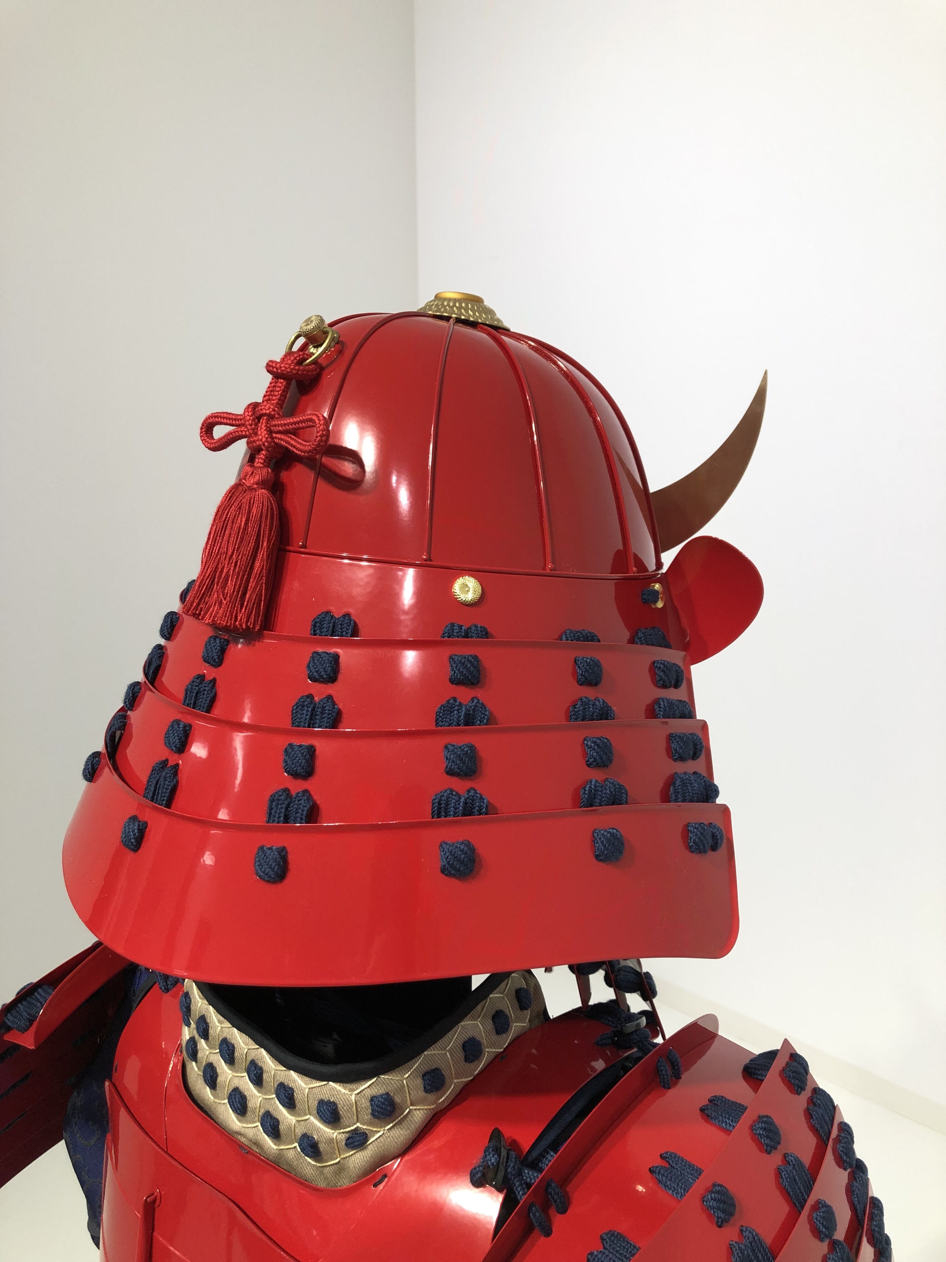 [O-061] Dark blue thread-dyed red barrel side two-piece armor