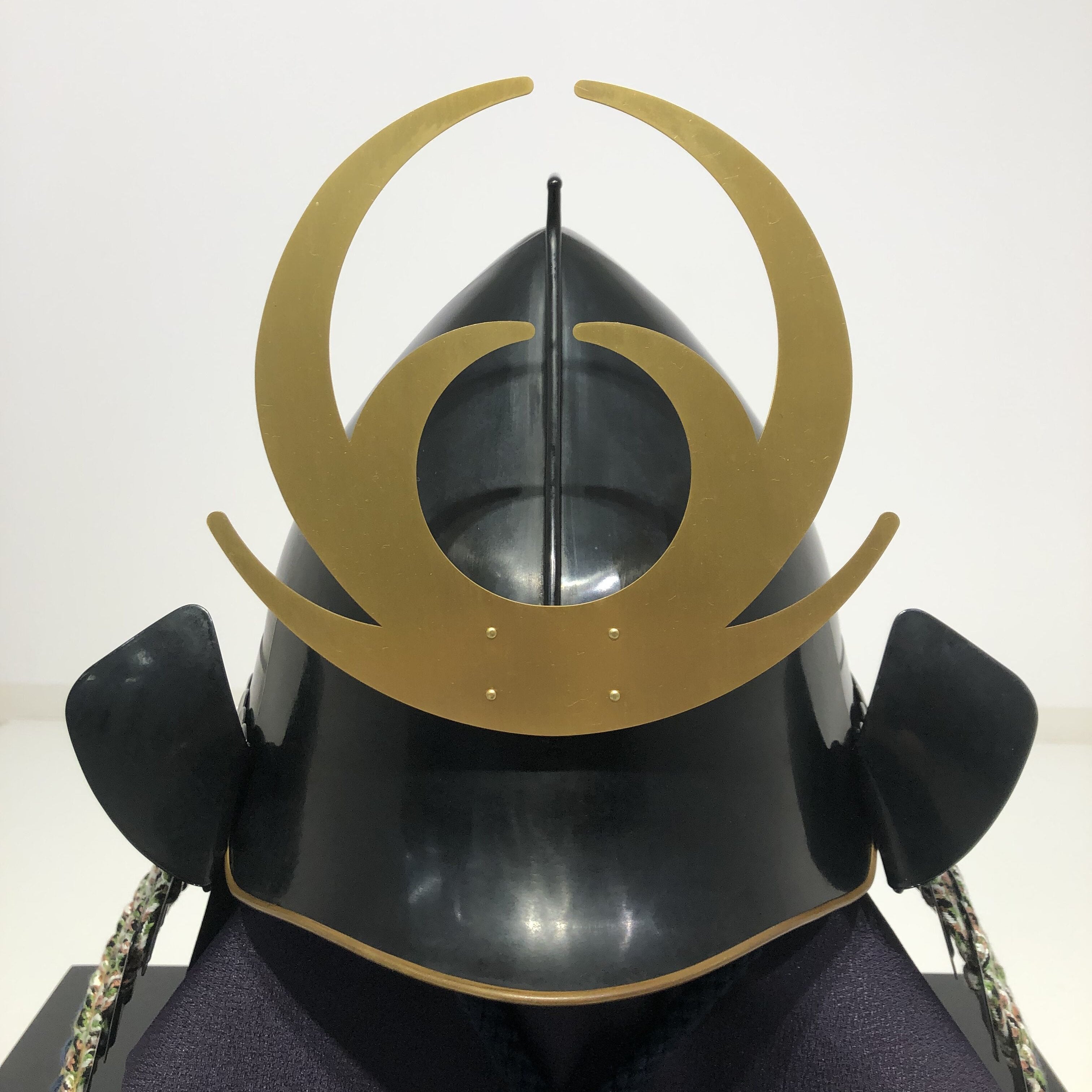 [O-031-K] Kashidori Thread-Weave Two-Piece Armor (Helmet Only)