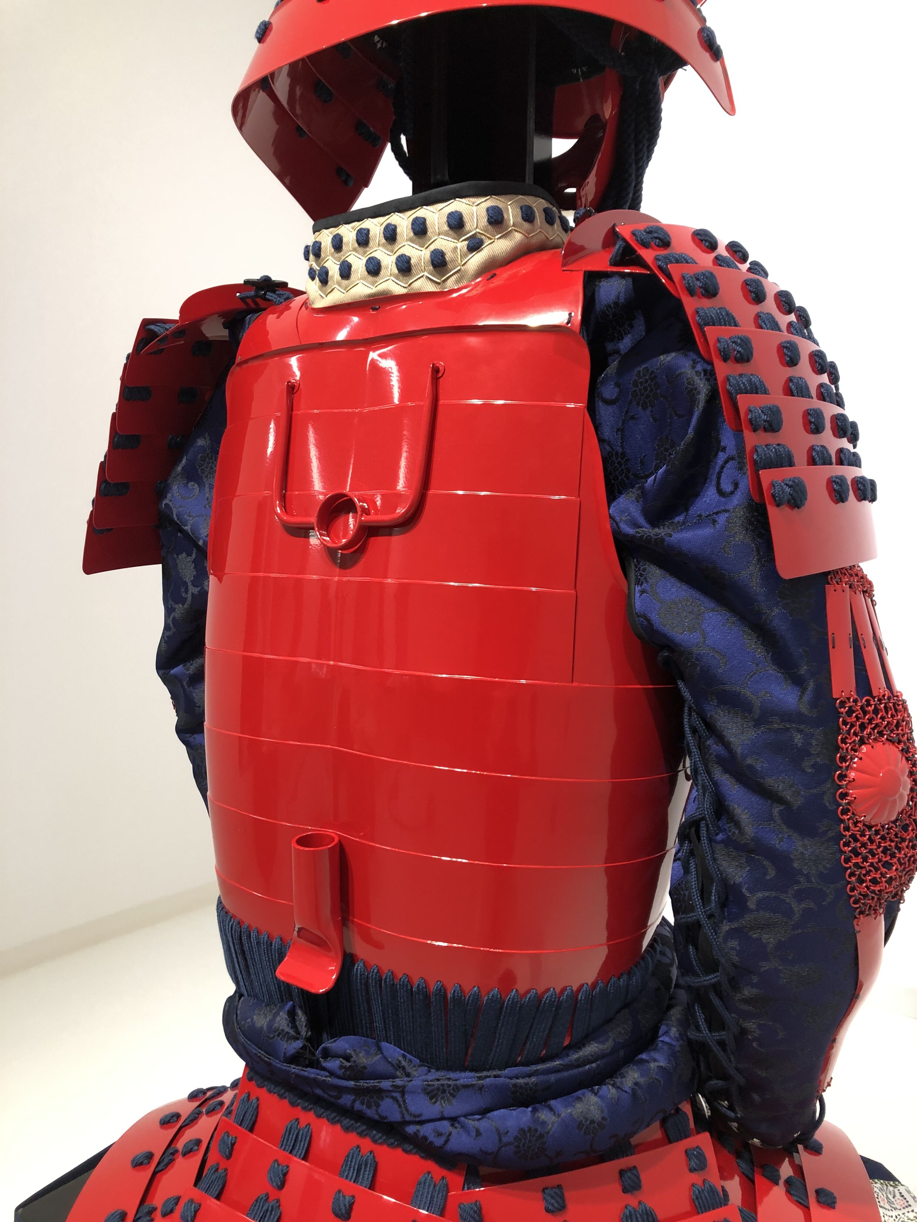 [O-061] Dark blue thread-dyed red barrel side two-piece armor