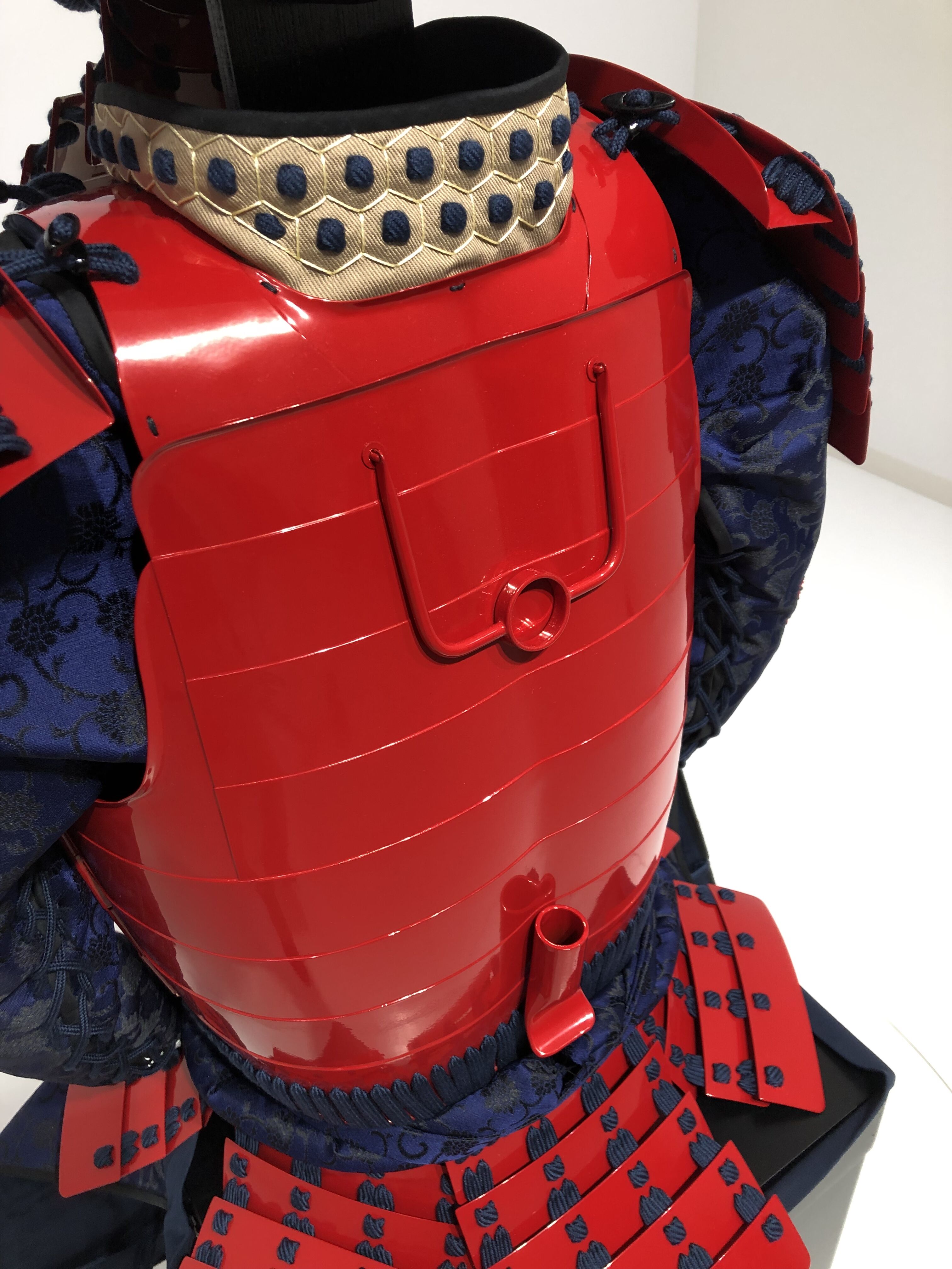 [O-061] Dark blue thread-dyed red barrel side two-piece armor