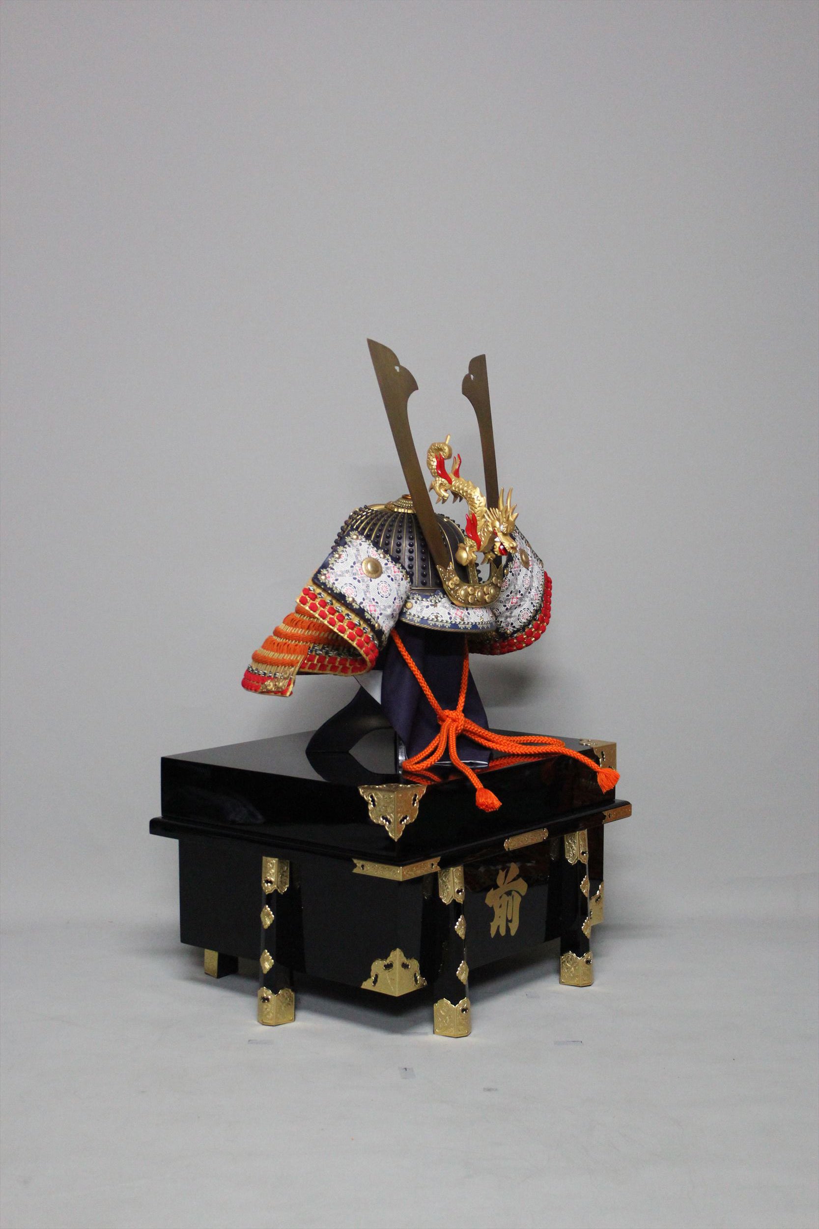 [O-004-K] Gold small scale Sawagata double-layered torso (helmet only)