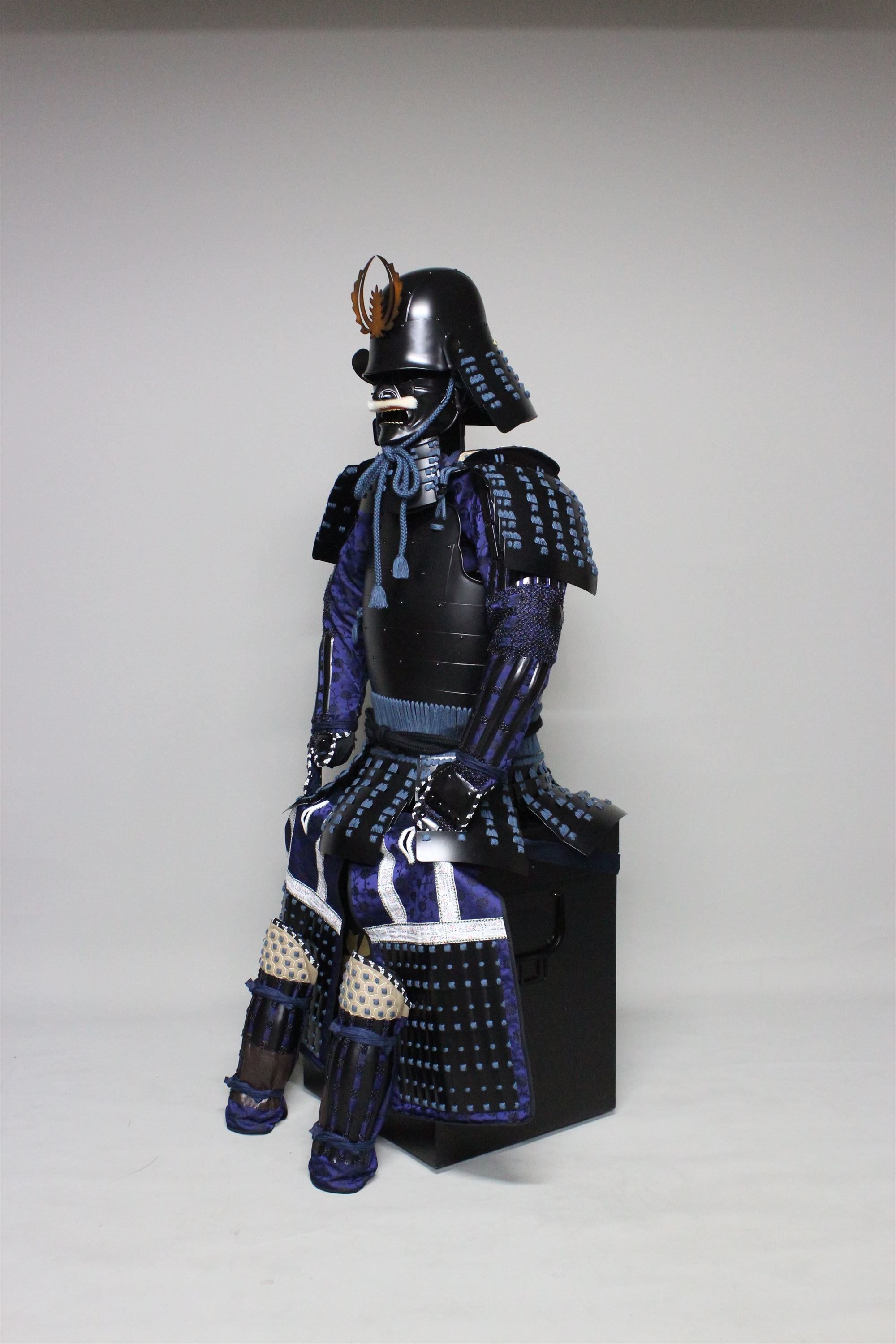 [O-066] Navy blue riveted riveted head-shaped two-piece armor (matte finish)