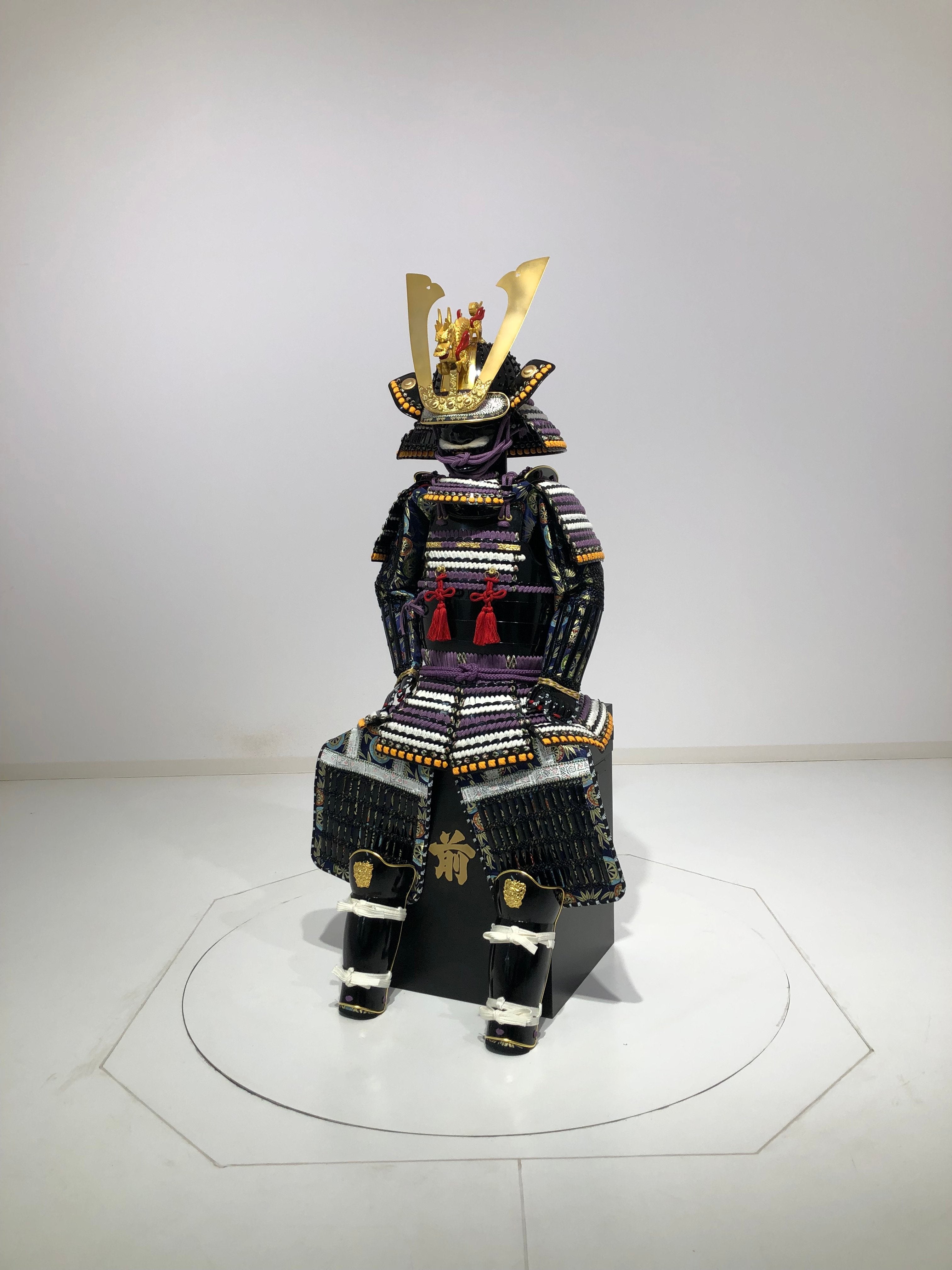 [C-009] Fuji-white thread-dyed black Iyo-fuda (child's armor)