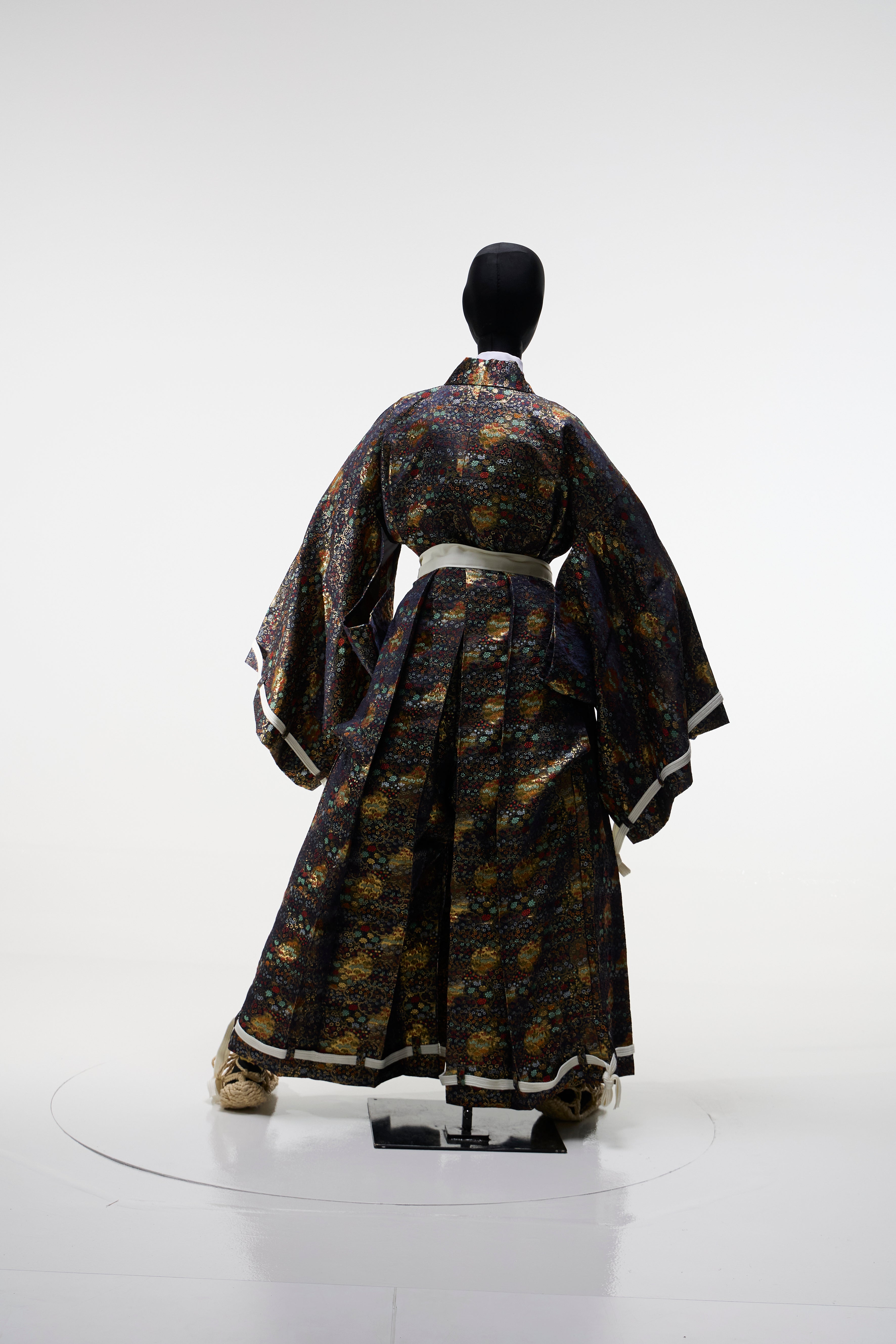 [B-031] Yoroi Hitatare, Gold Brocade (Navy)