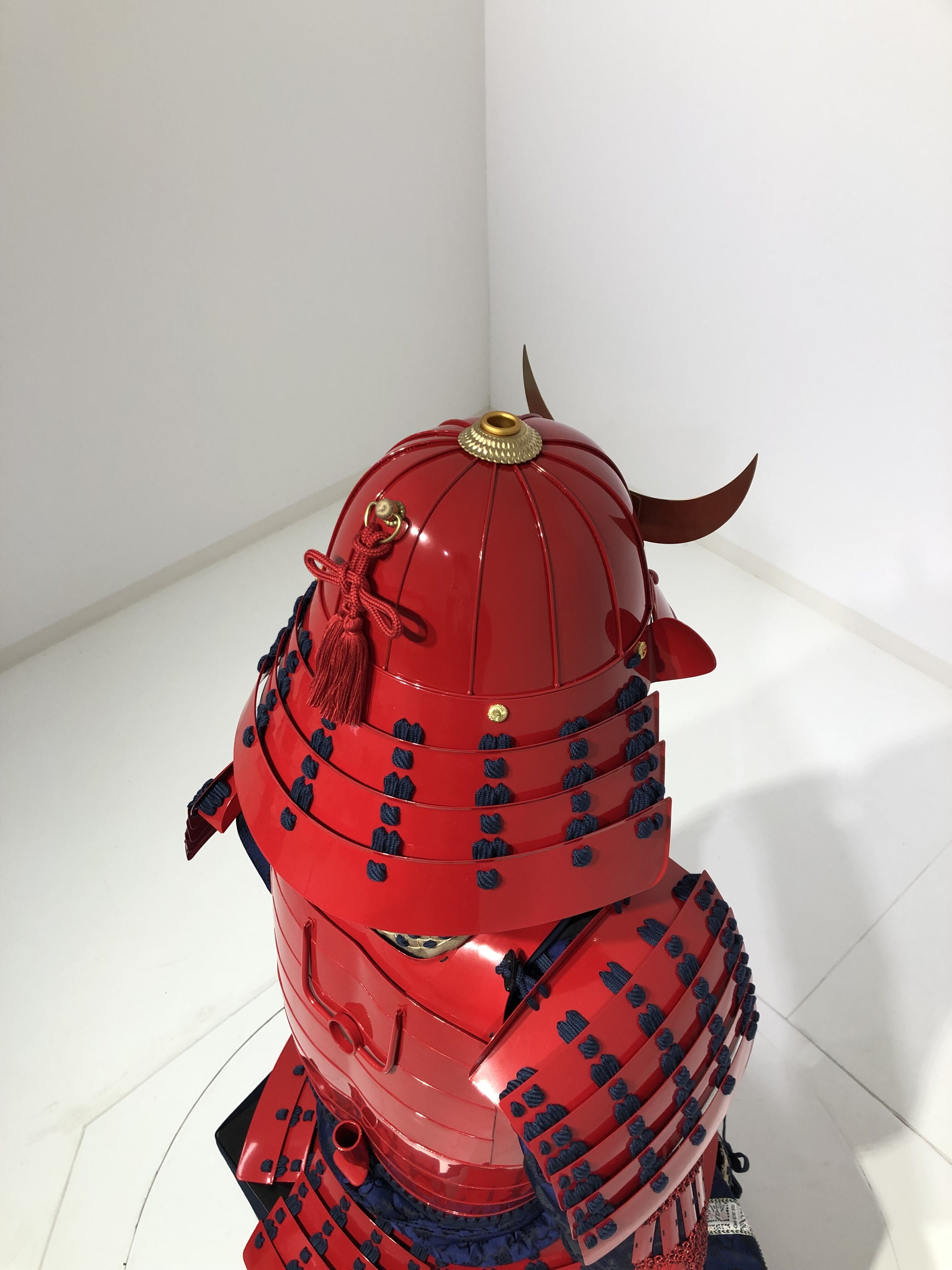 [O-061] Dark blue thread-dyed red barrel side two-piece armor