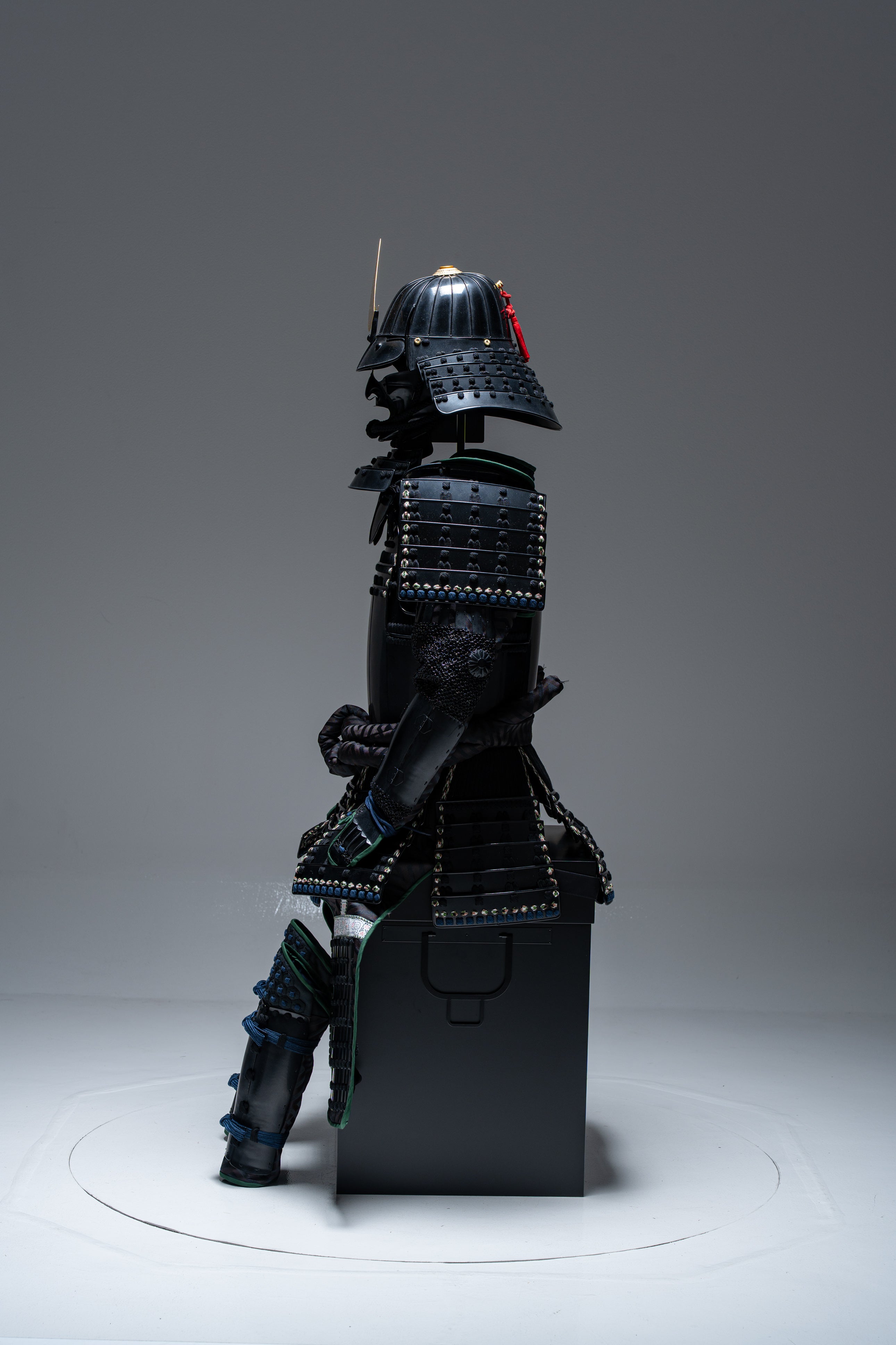 【O-036】黒糸威縦矧二枚胴具足