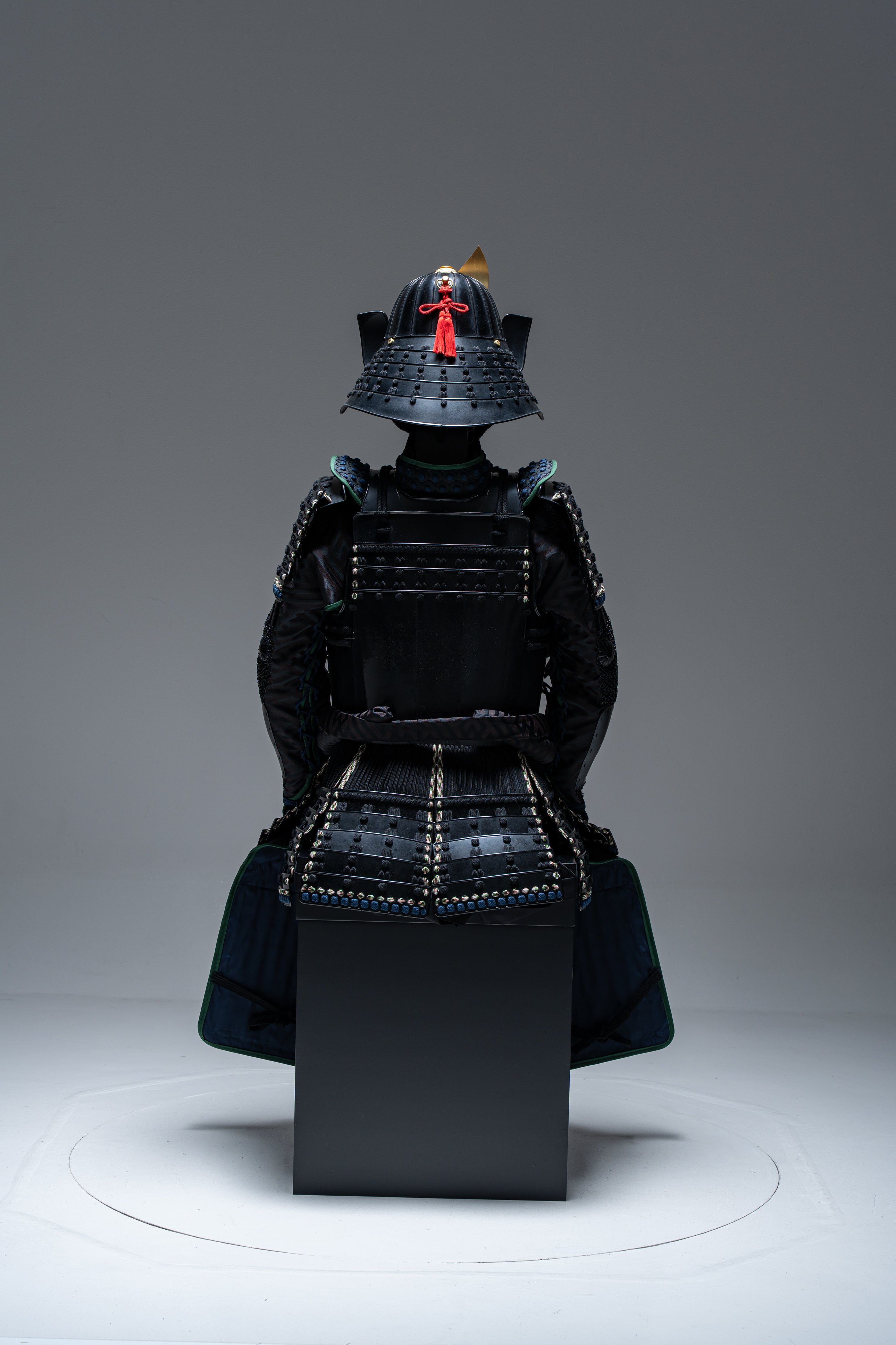 【O-036】黒糸威縦矧二枚胴具足