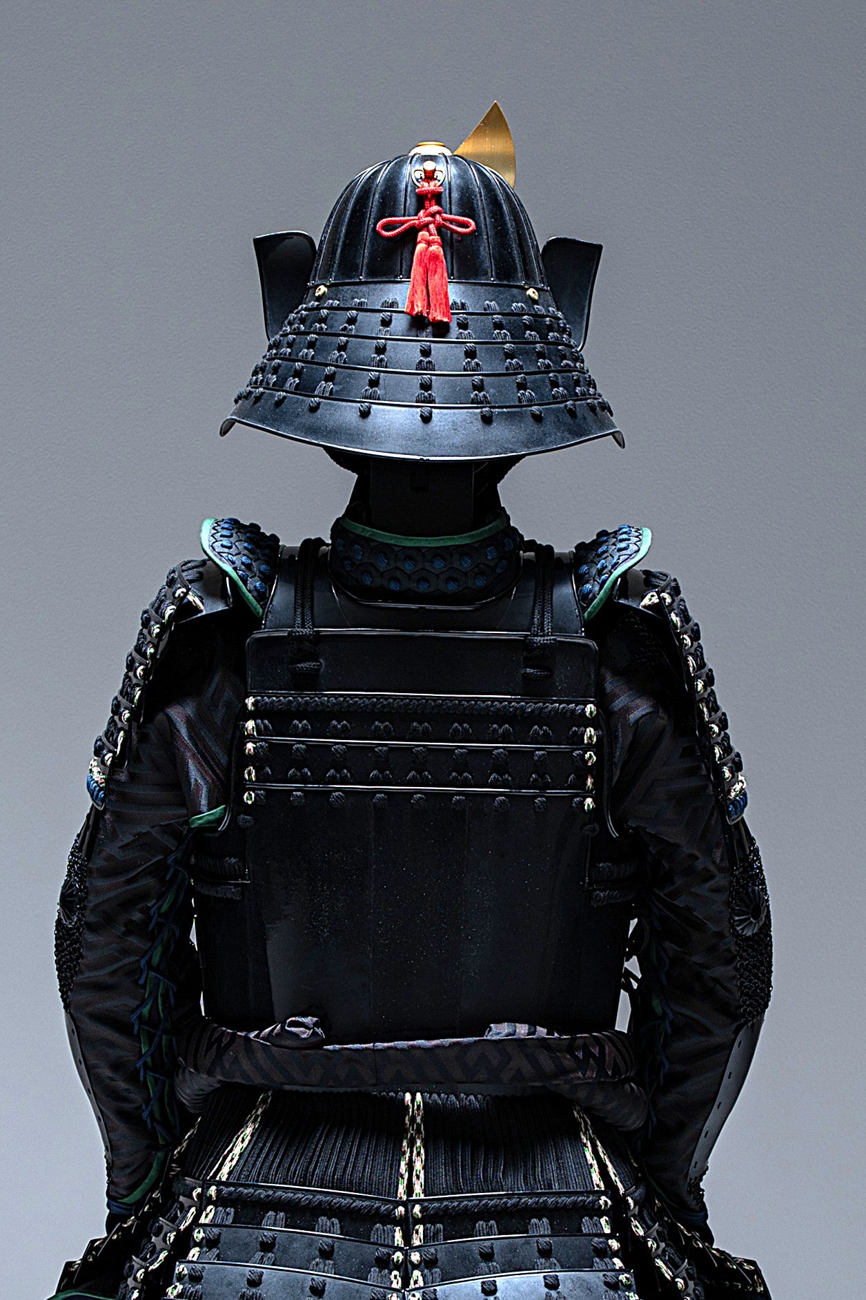 【O-036】黒糸威縦矧二枚胴具足