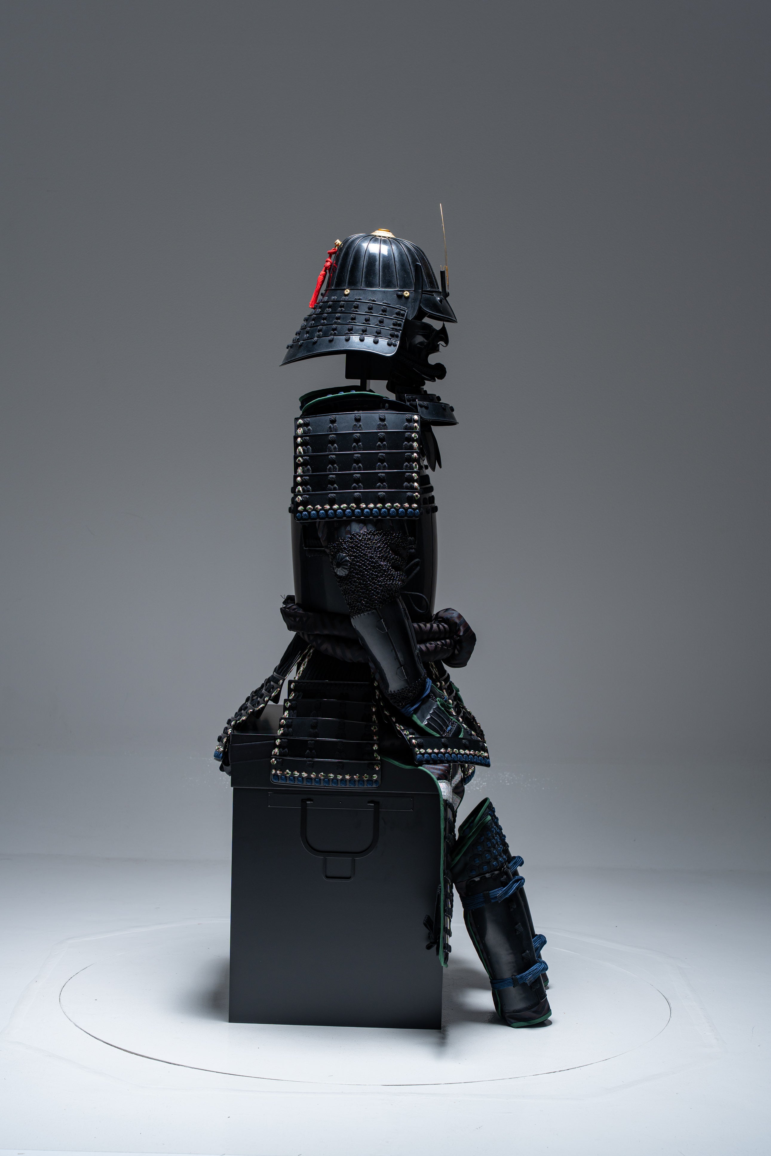 【O-036】黒糸威縦矧二枚胴具足