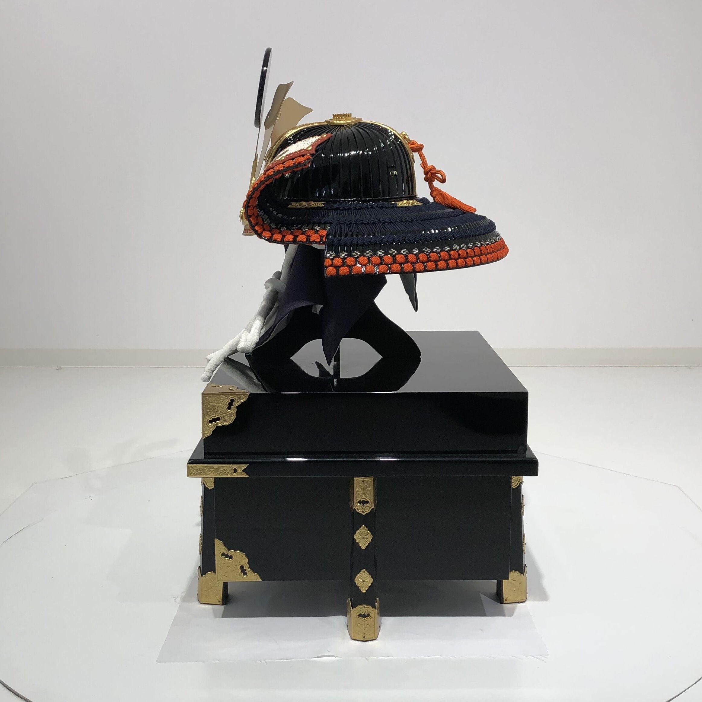 [Y-019-K] Domaru helmet used by Oda Nobunaga (helmet only)