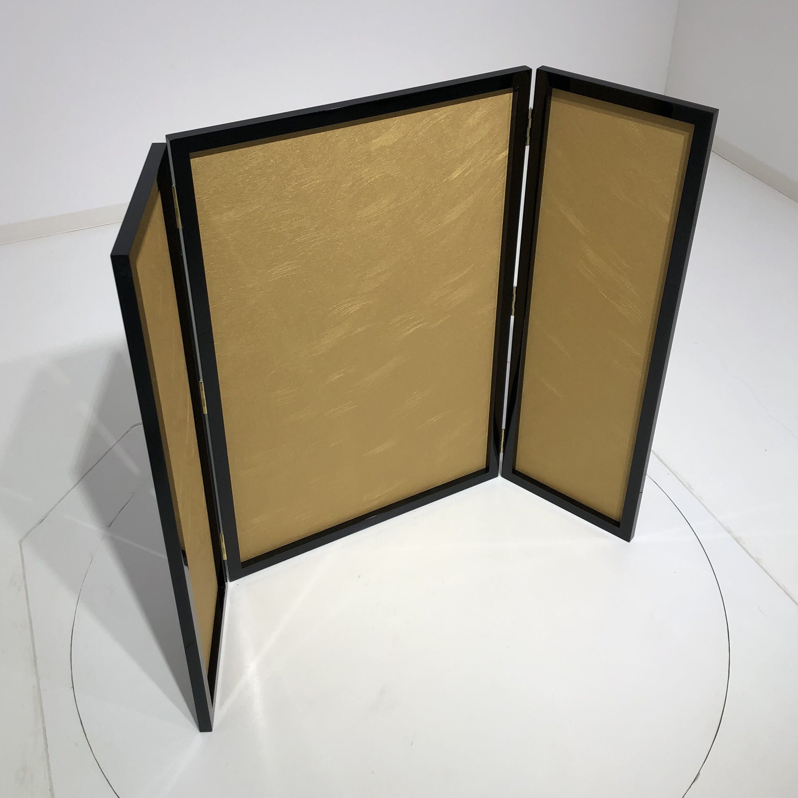 [B-146] Gold folding screen for helmet decoration