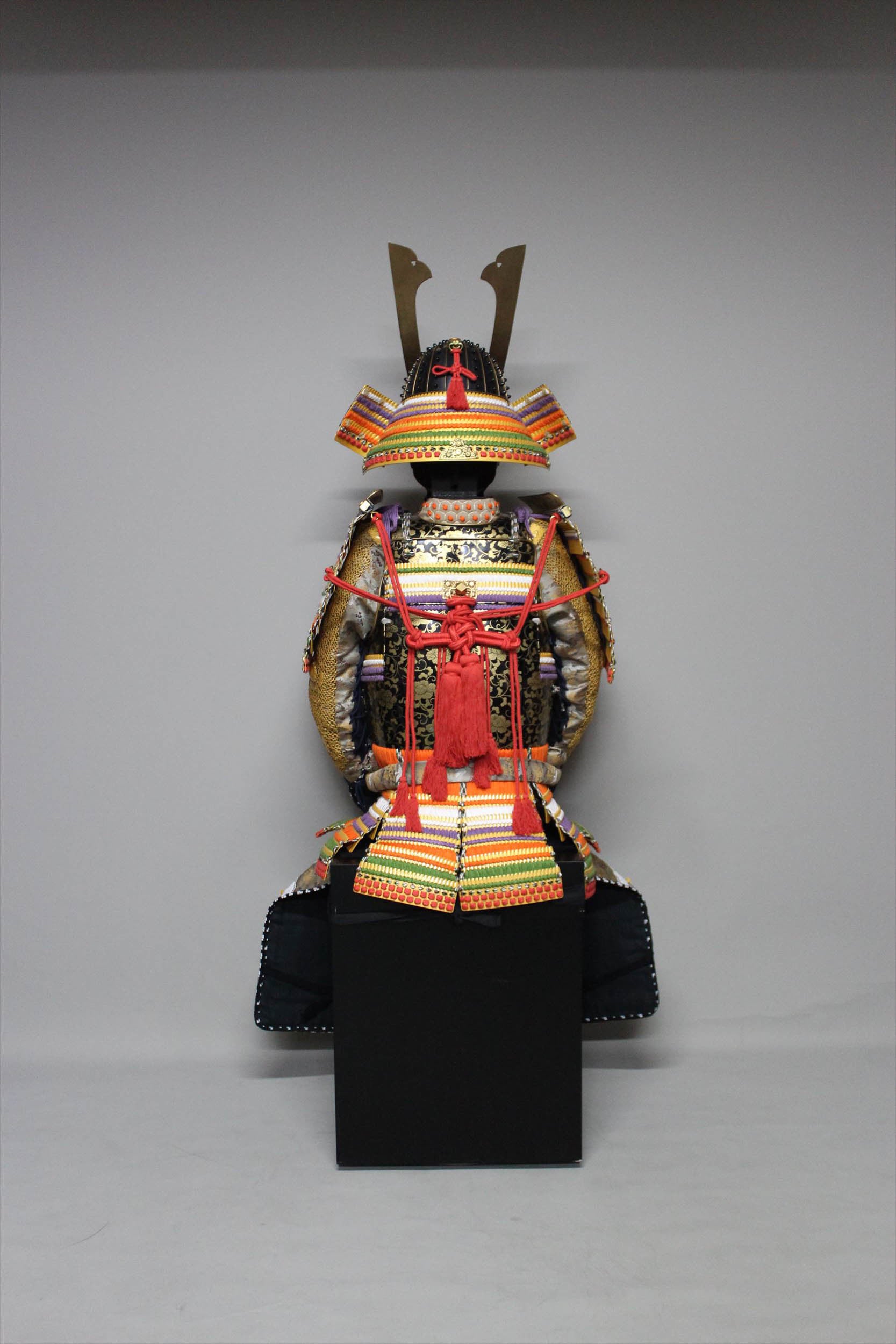 [O-025] Various types of armor with Buddha chest and two pieces